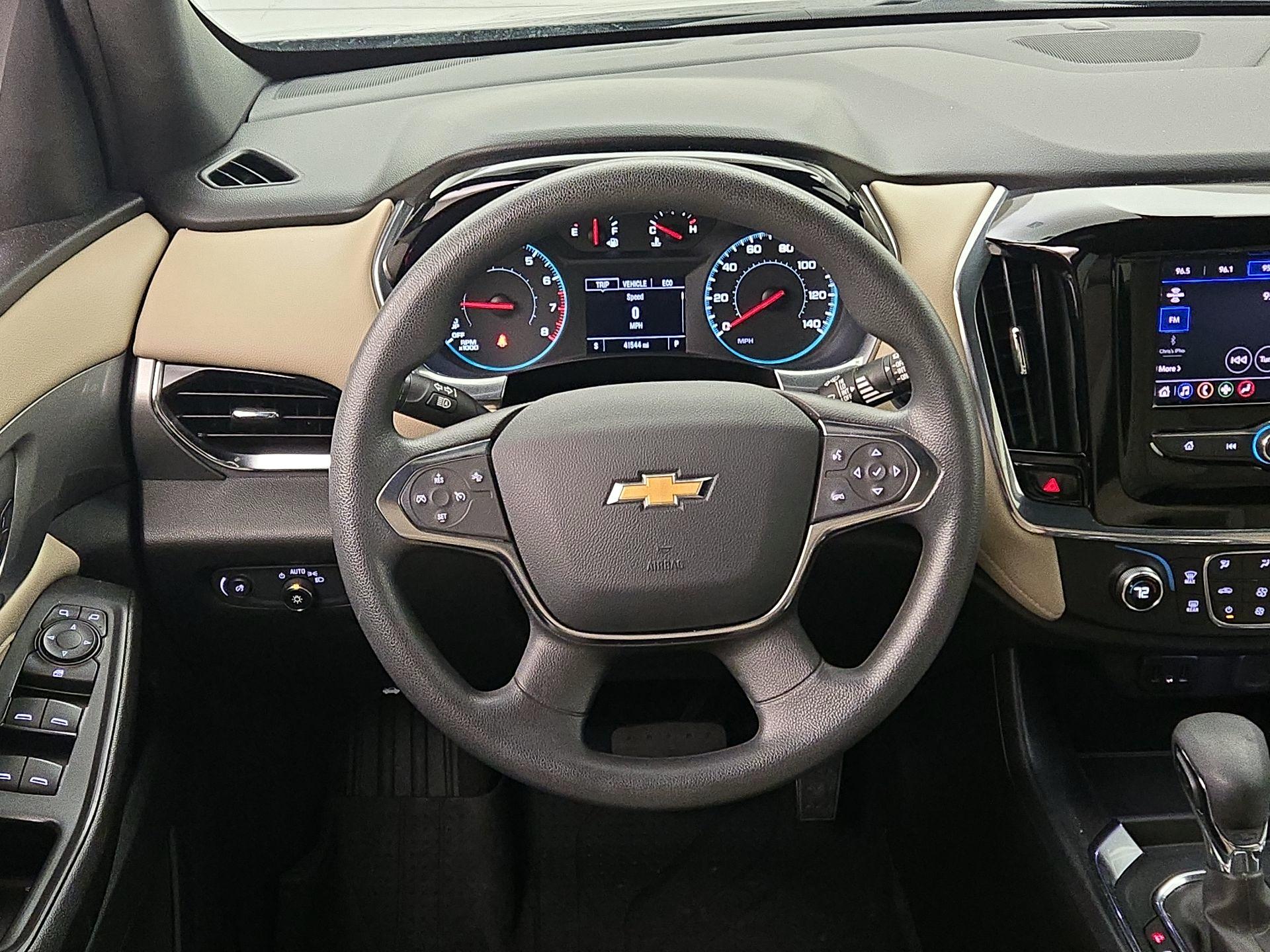 Thumbnail: 2022 Chevrolet Traverse - 10