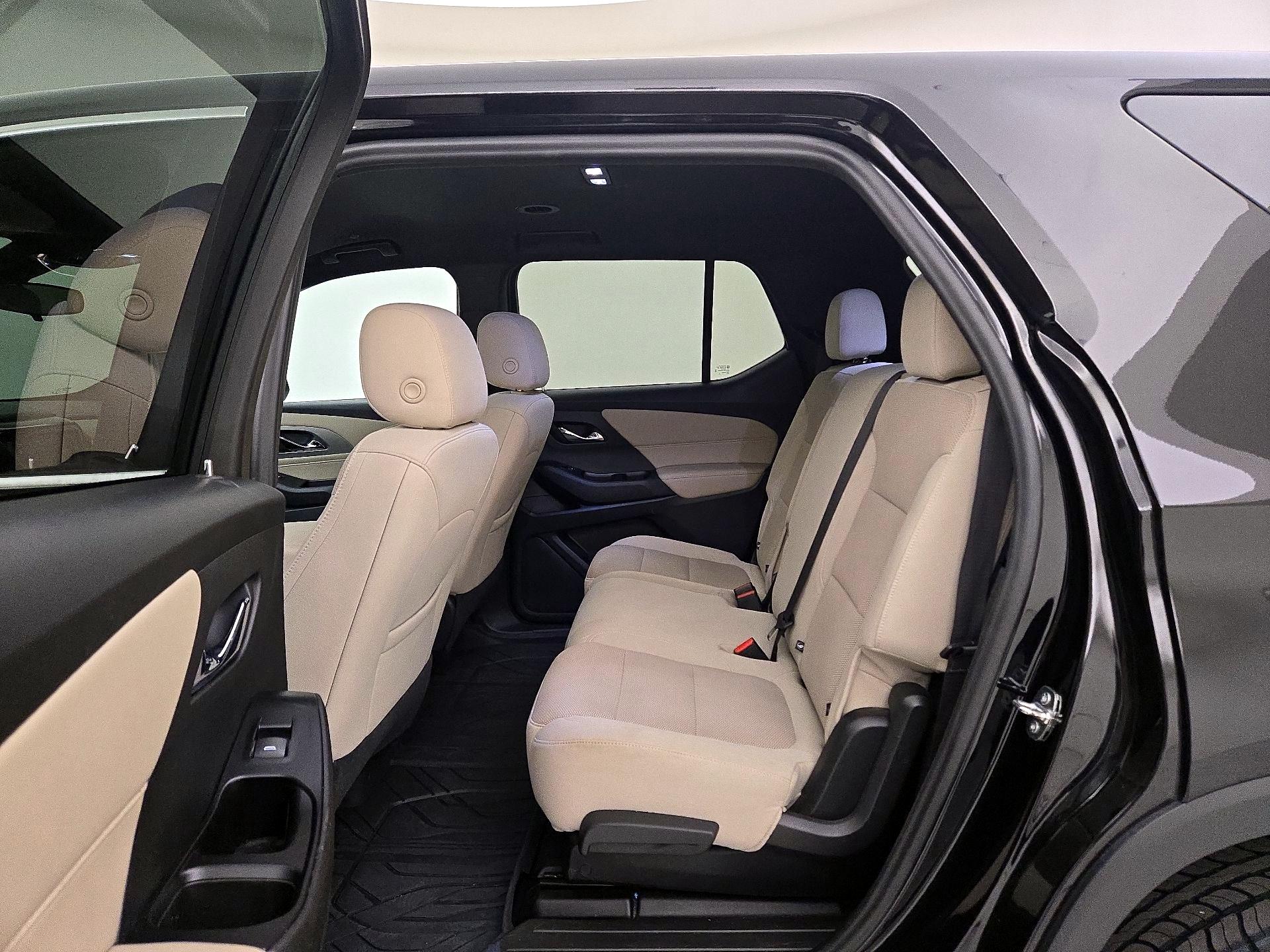 Thumbnail: 2022 Chevrolet Traverse - 18