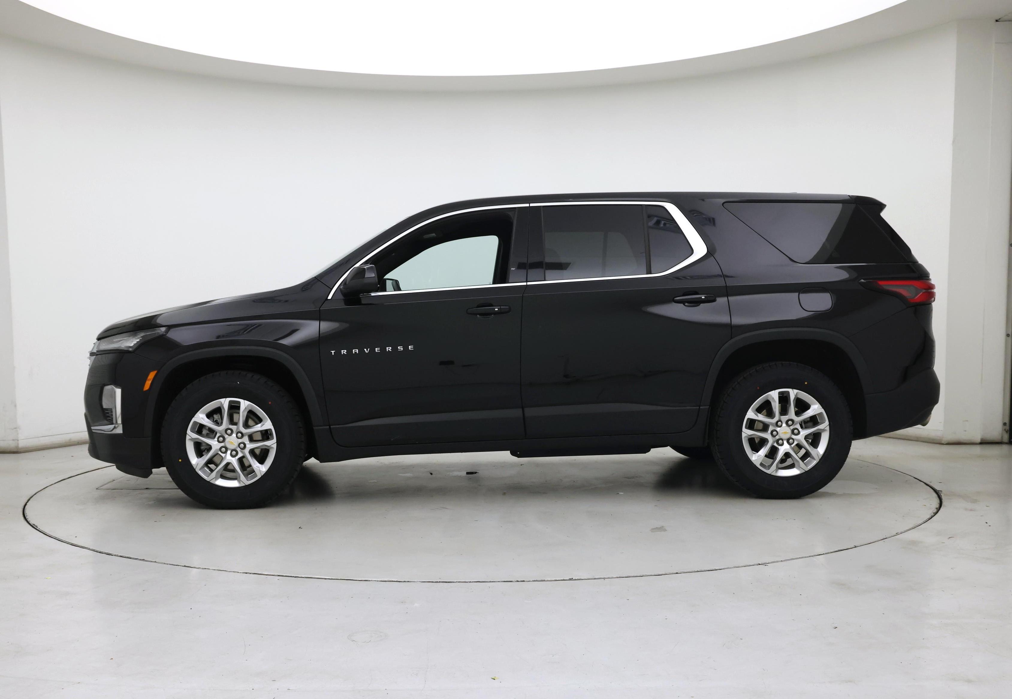 Thumbnail: 2022 Chevrolet Traverse - 3