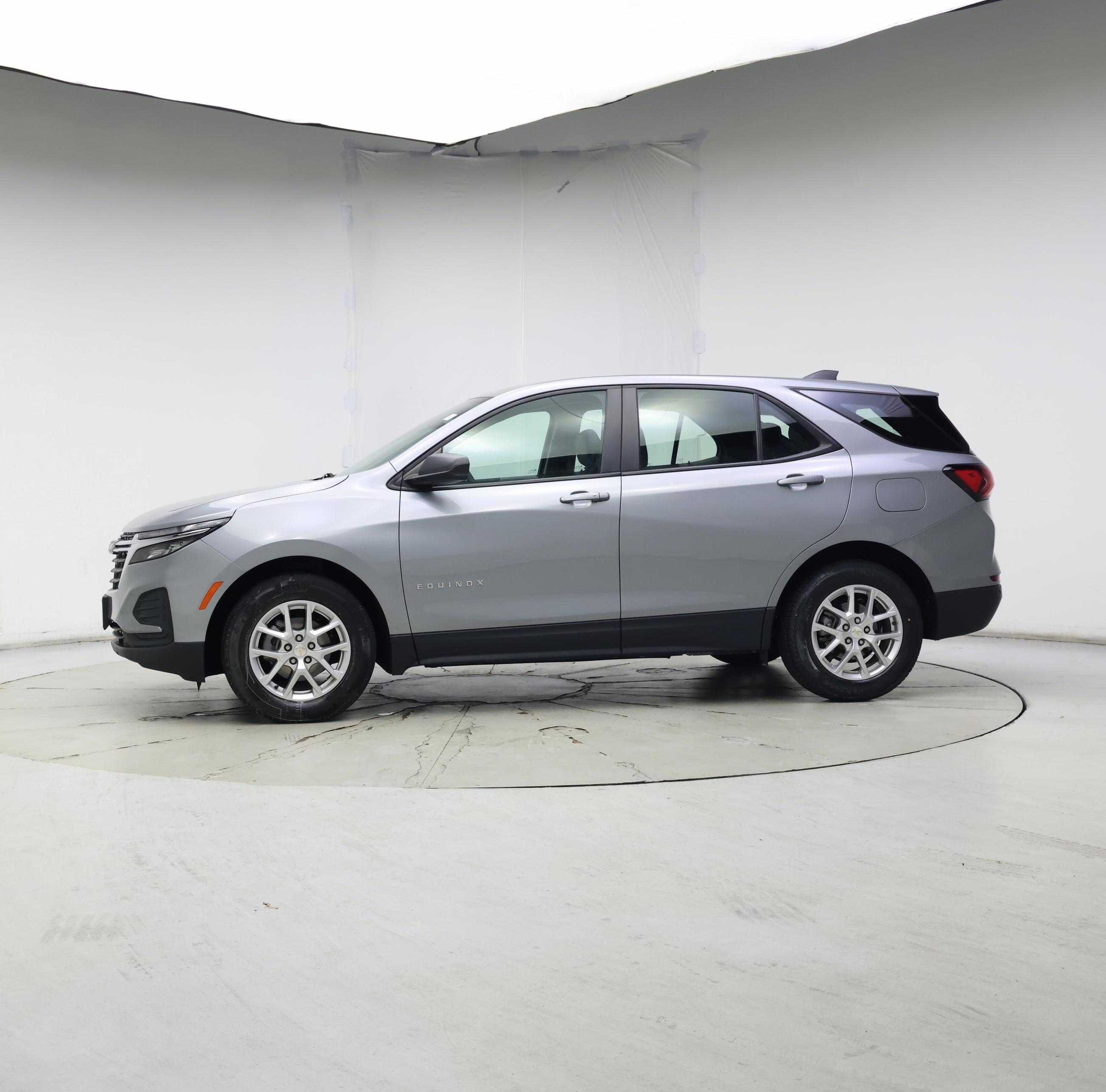 Thumbnail: 2023 Chevrolet Equinox - 3