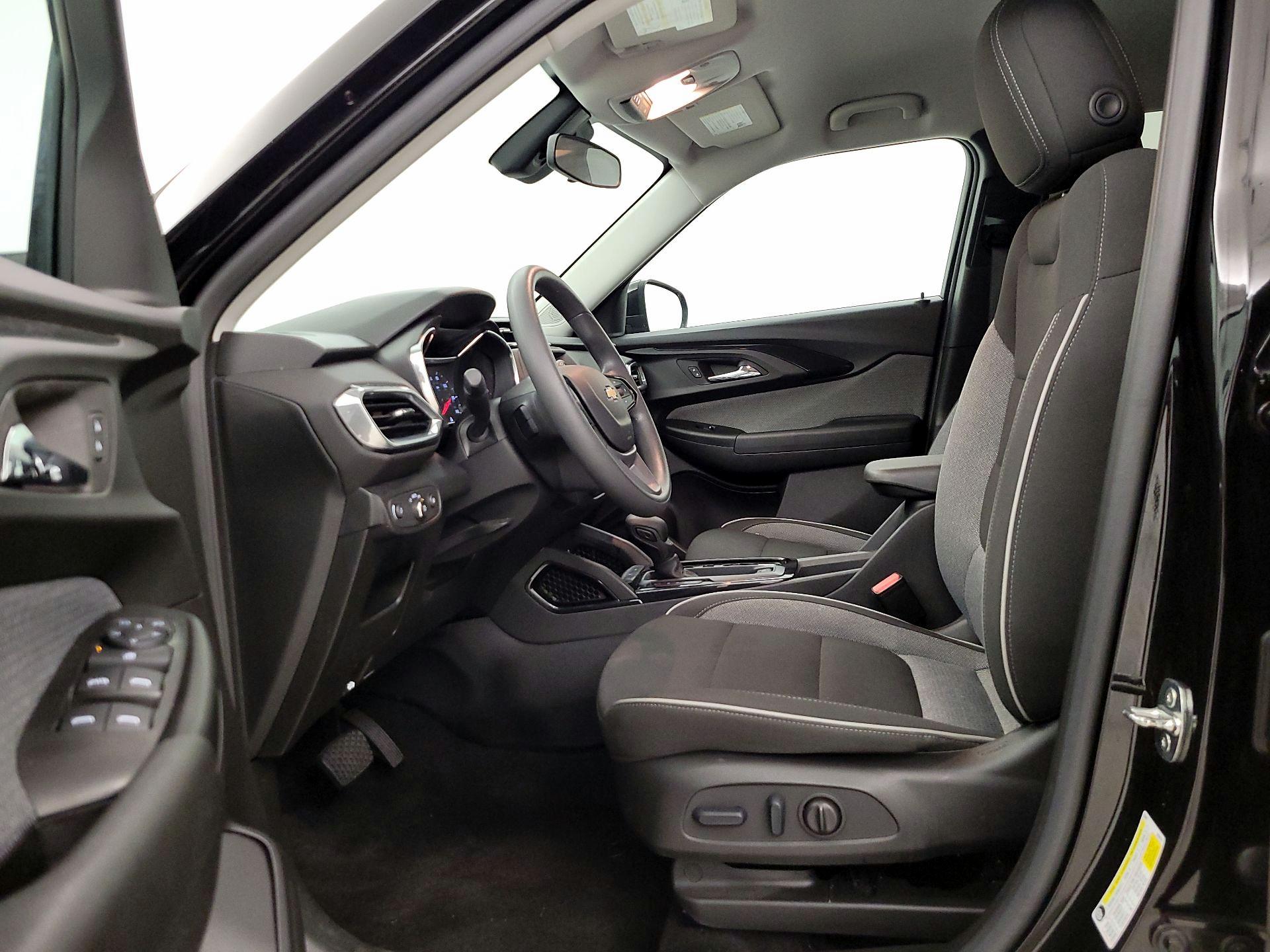 Thumbnail: 2023 Chevrolet TrailBlazer - 11