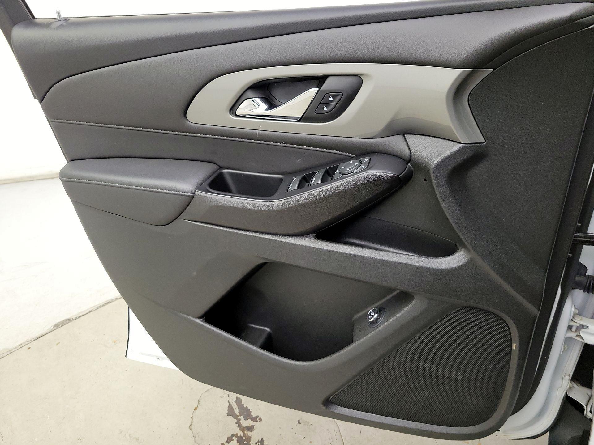 Thumbnail: 2023 Chevrolet Traverse - 12