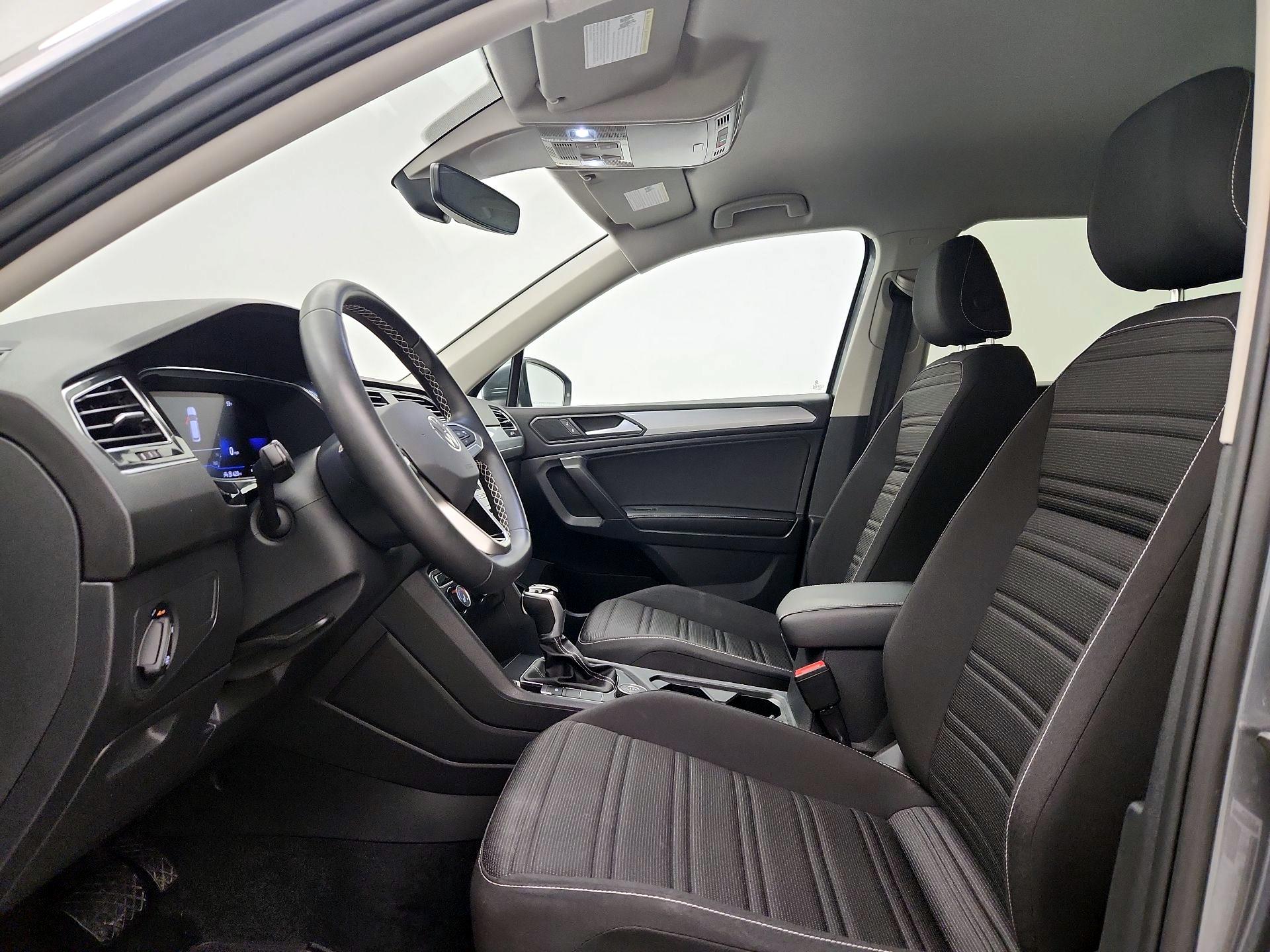 Thumbnail: 2022 Volkswagen Tiguan - 11