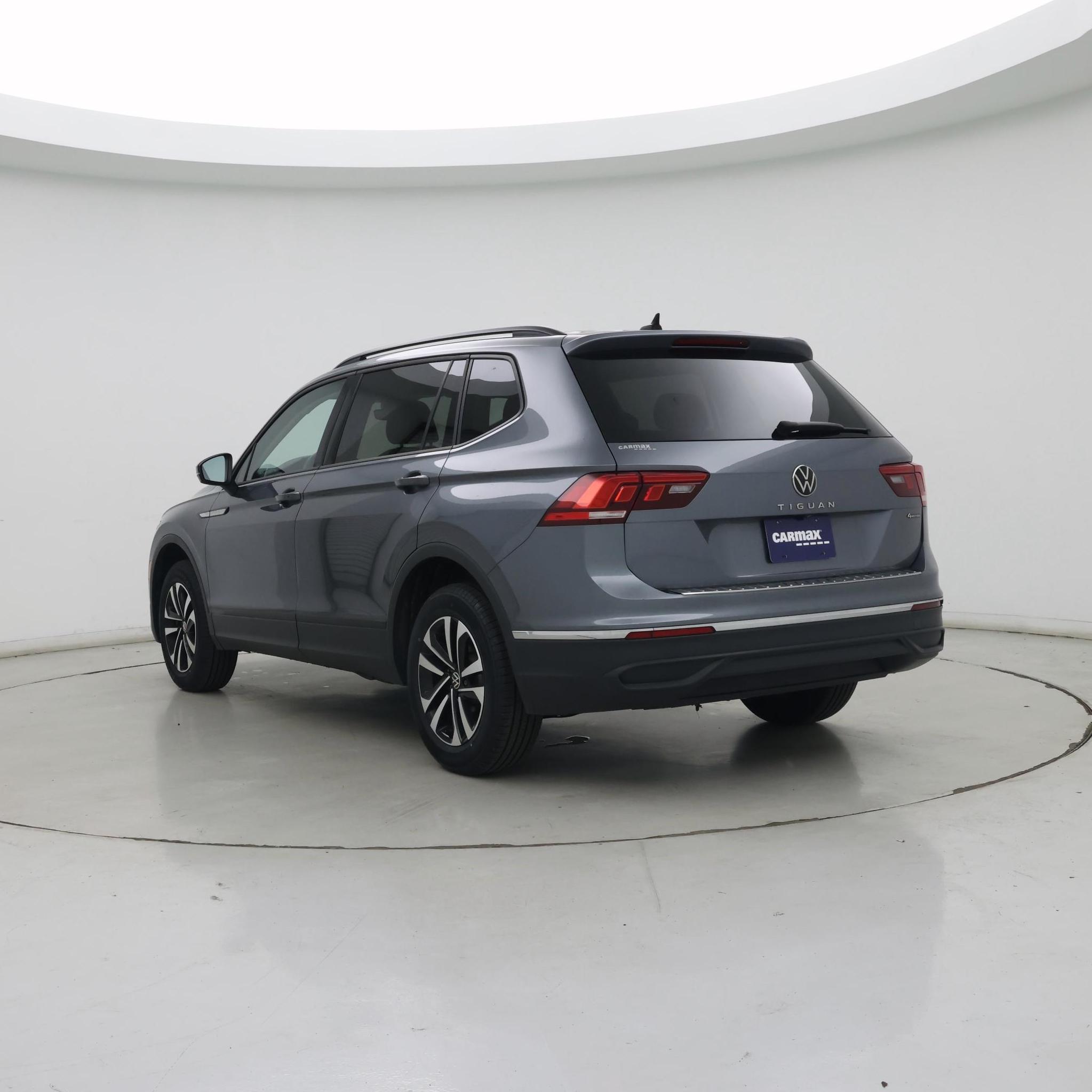 Thumbnail: 2022 Volkswagen Tiguan - 2