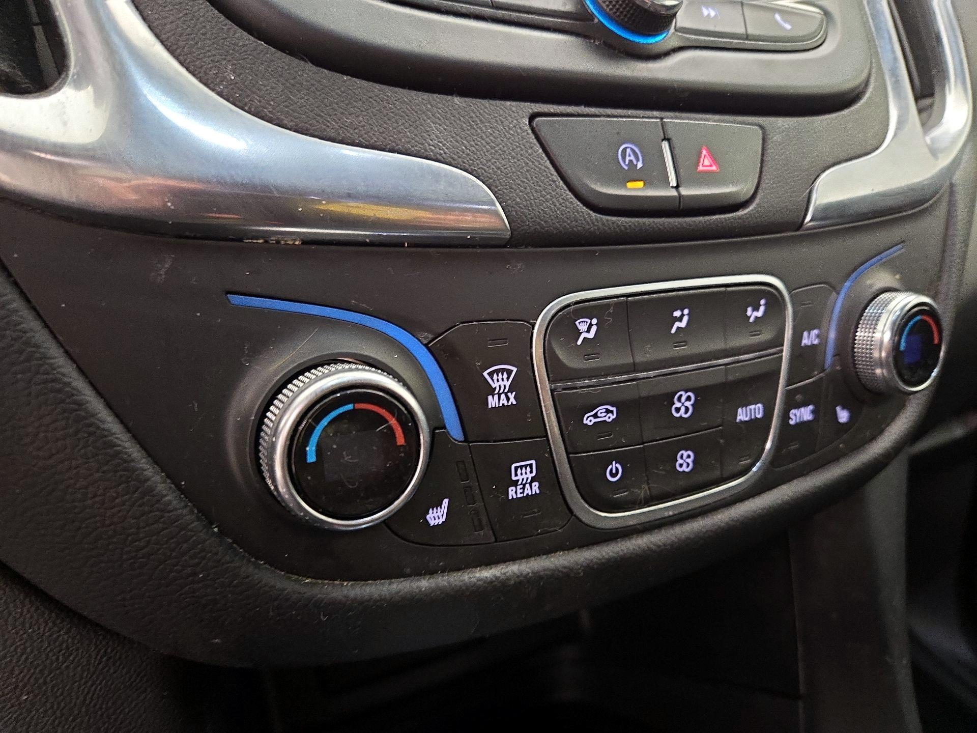 Thumbnail: 2022 Chevrolet Equinox - 16