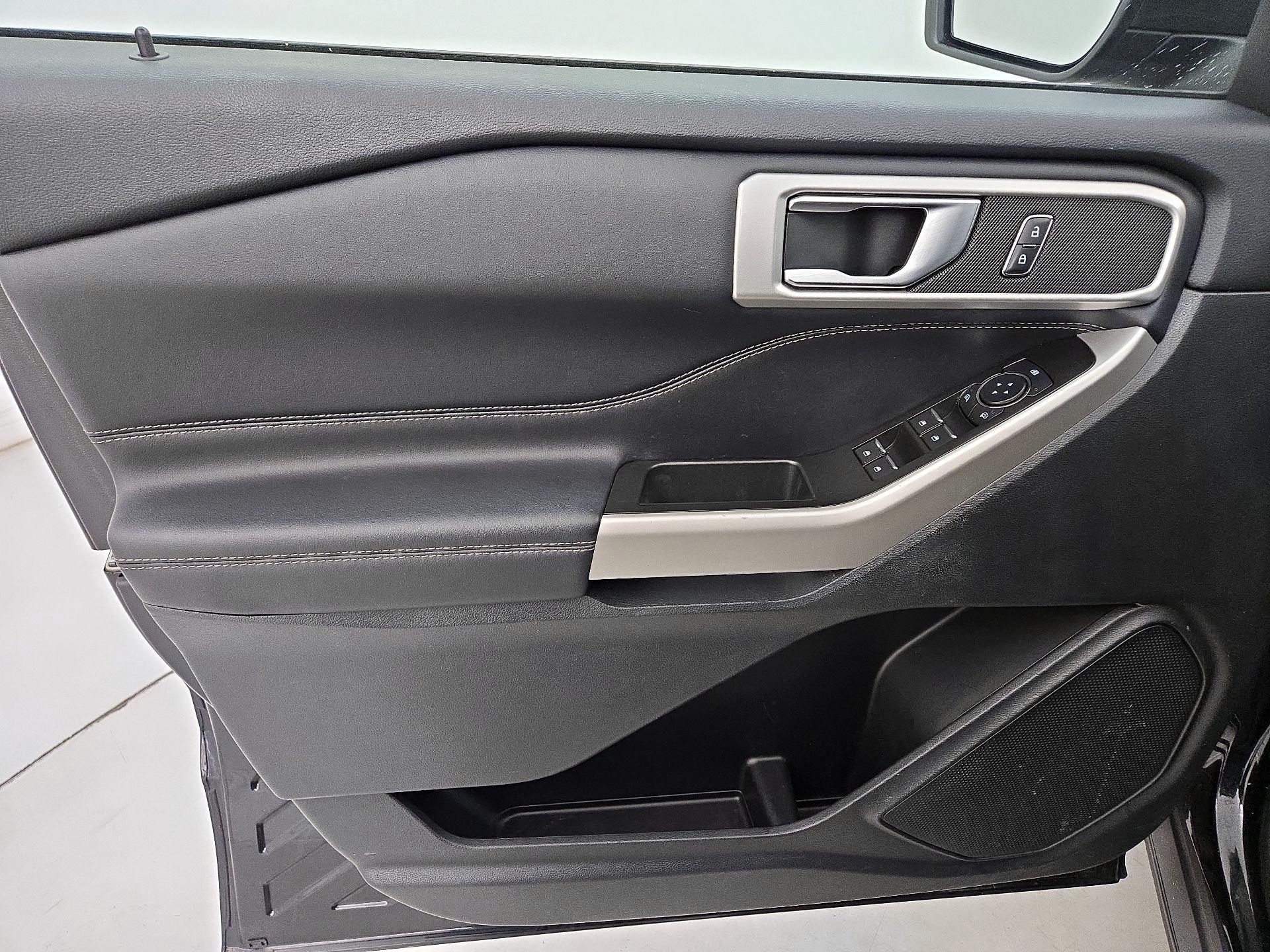 Thumbnail: 2022 Ford Explorer - 12