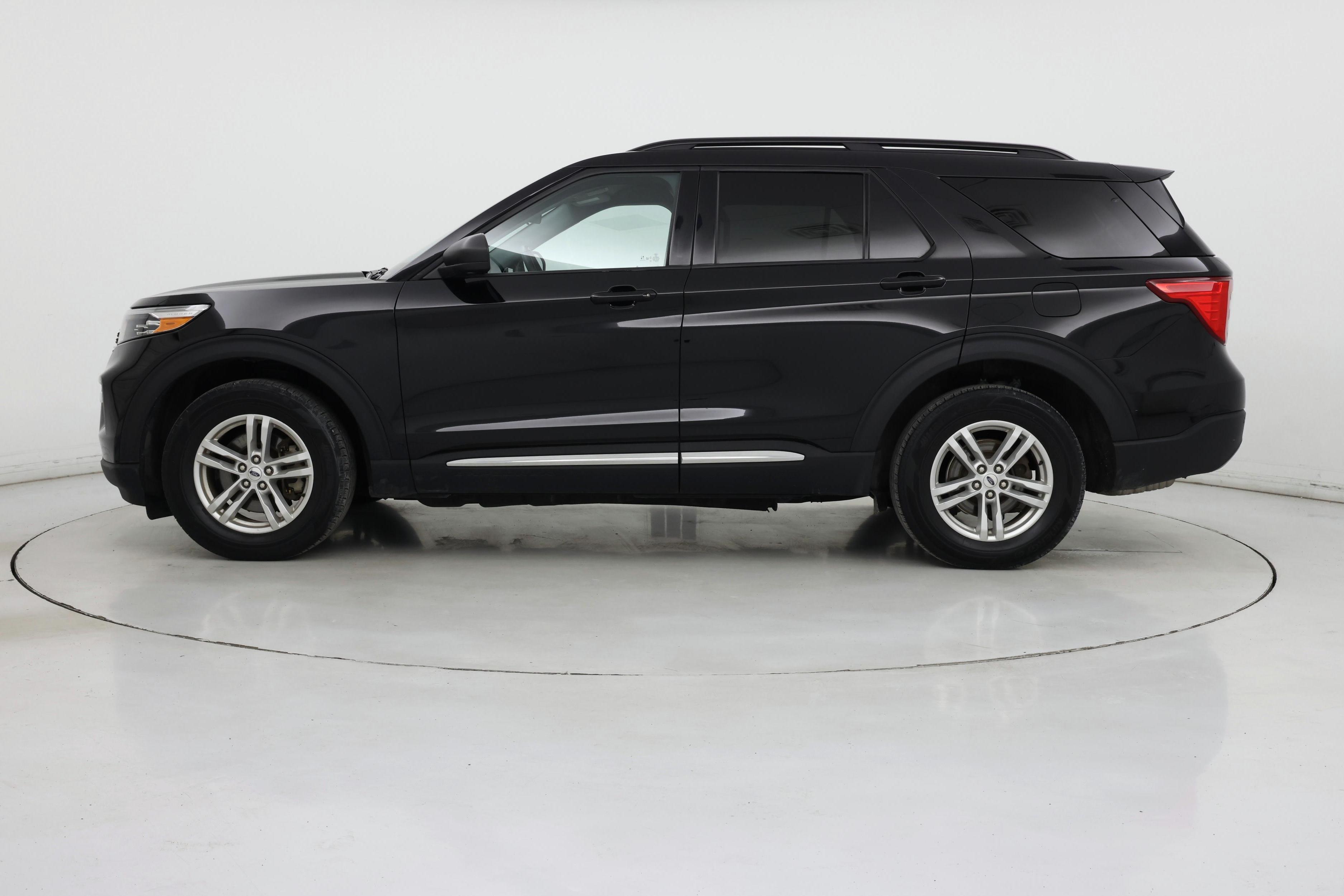 Thumbnail: 2022 Ford Explorer - 3