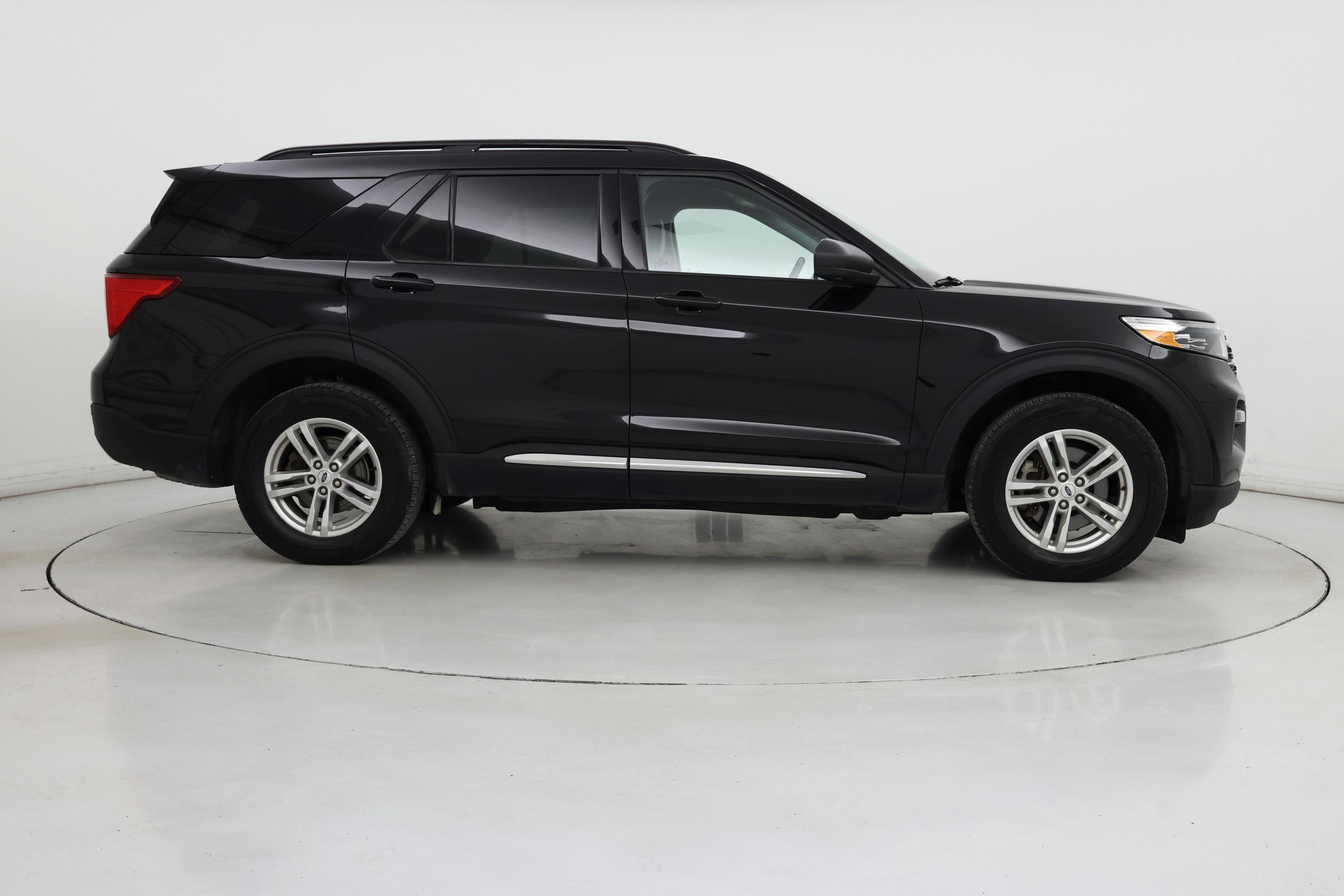 Thumbnail: 2022 Ford Explorer - 7