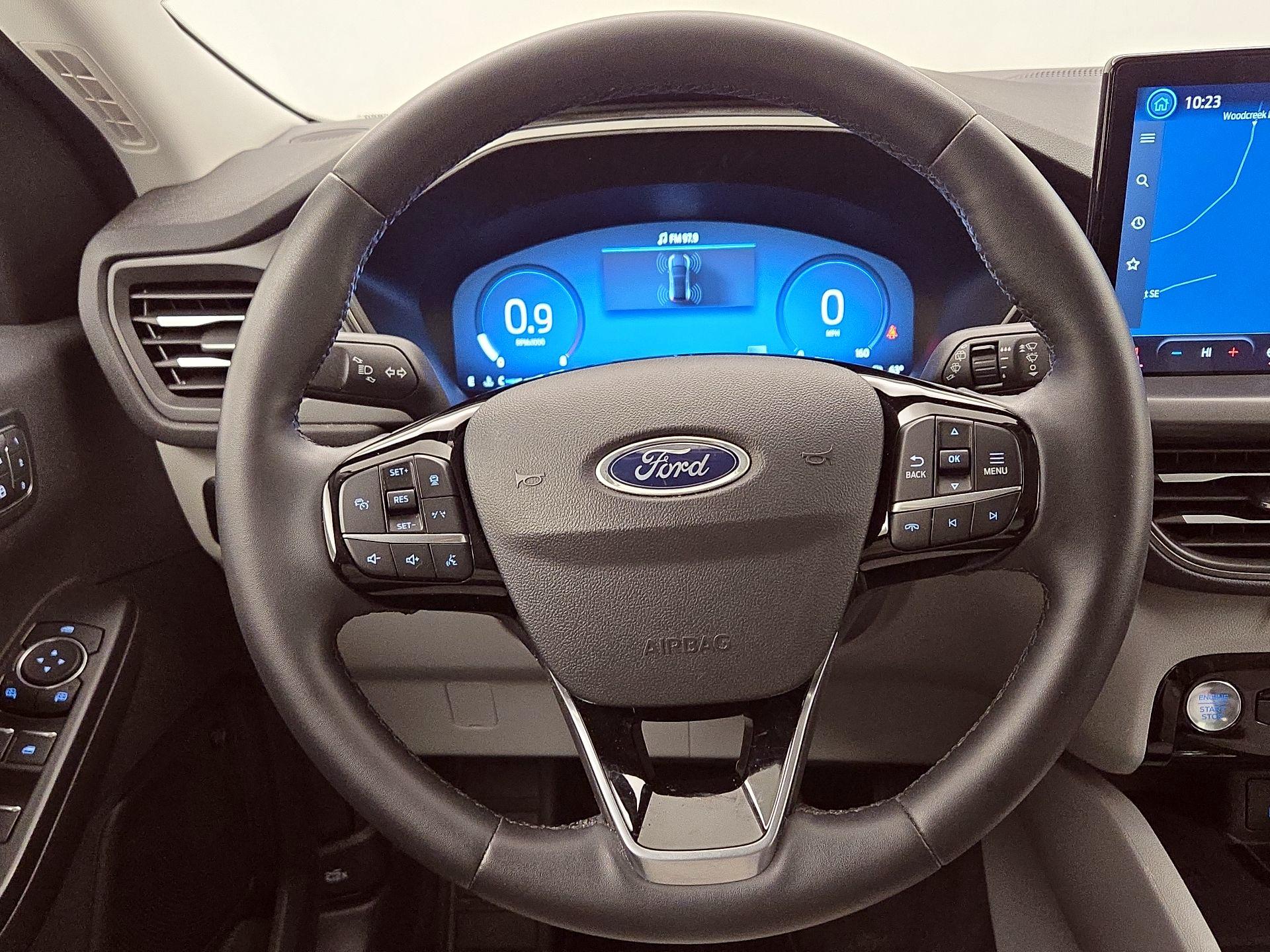 Thumbnail: 2023 Ford Escape - 10