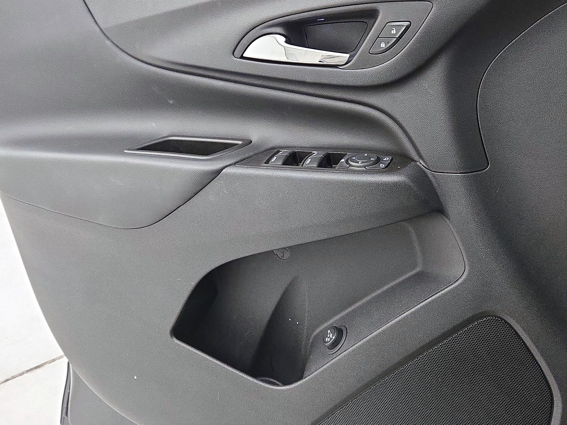 Thumbnail: 2022 Chevrolet Equinox - 12