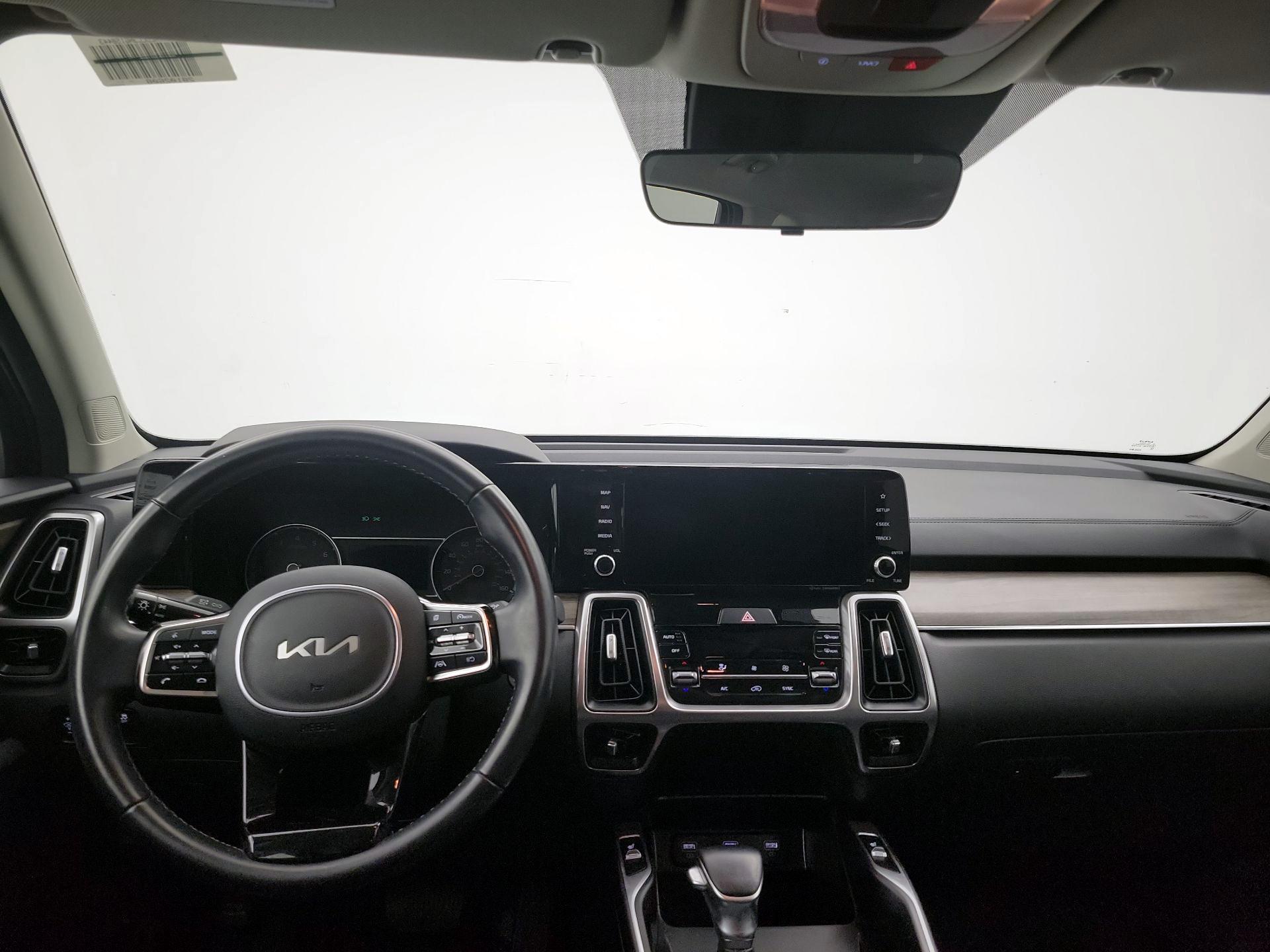 Thumbnail: 2022 Kia Sorento - 9