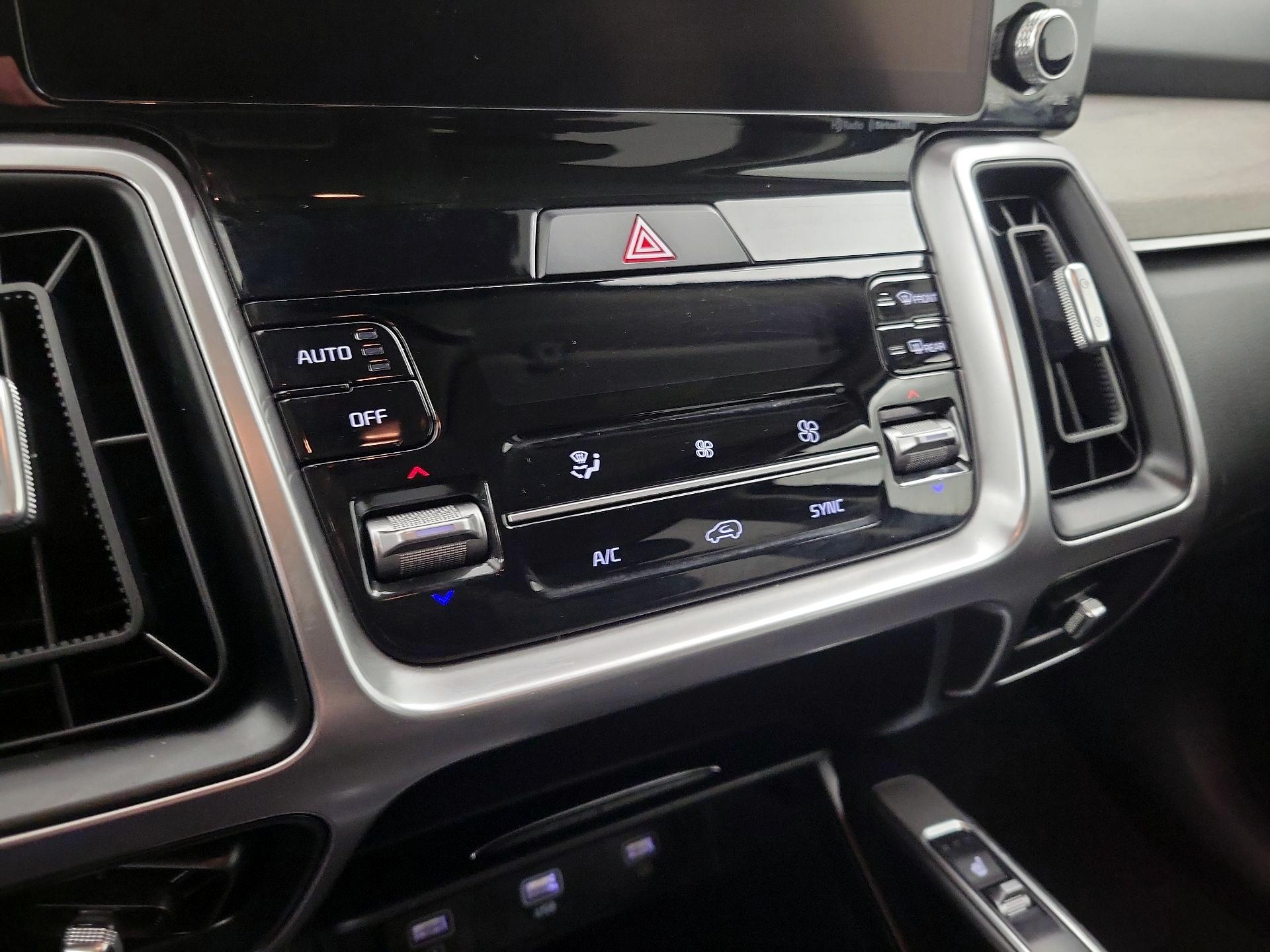 Thumbnail: 2022 Kia Sorento - 17