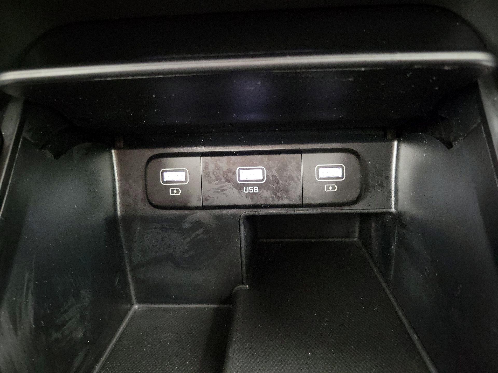 Thumbnail: 2022 Kia Sorento - 19