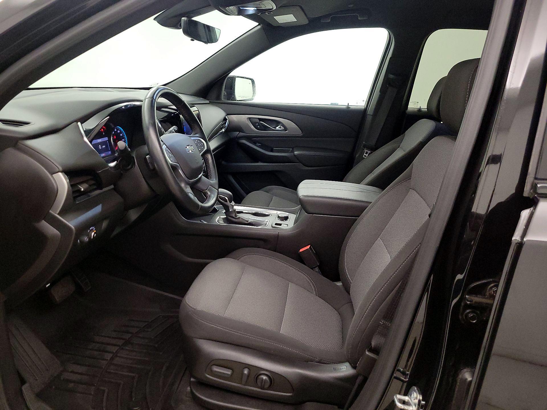 Thumbnail: 2023 Chevrolet Traverse - 11