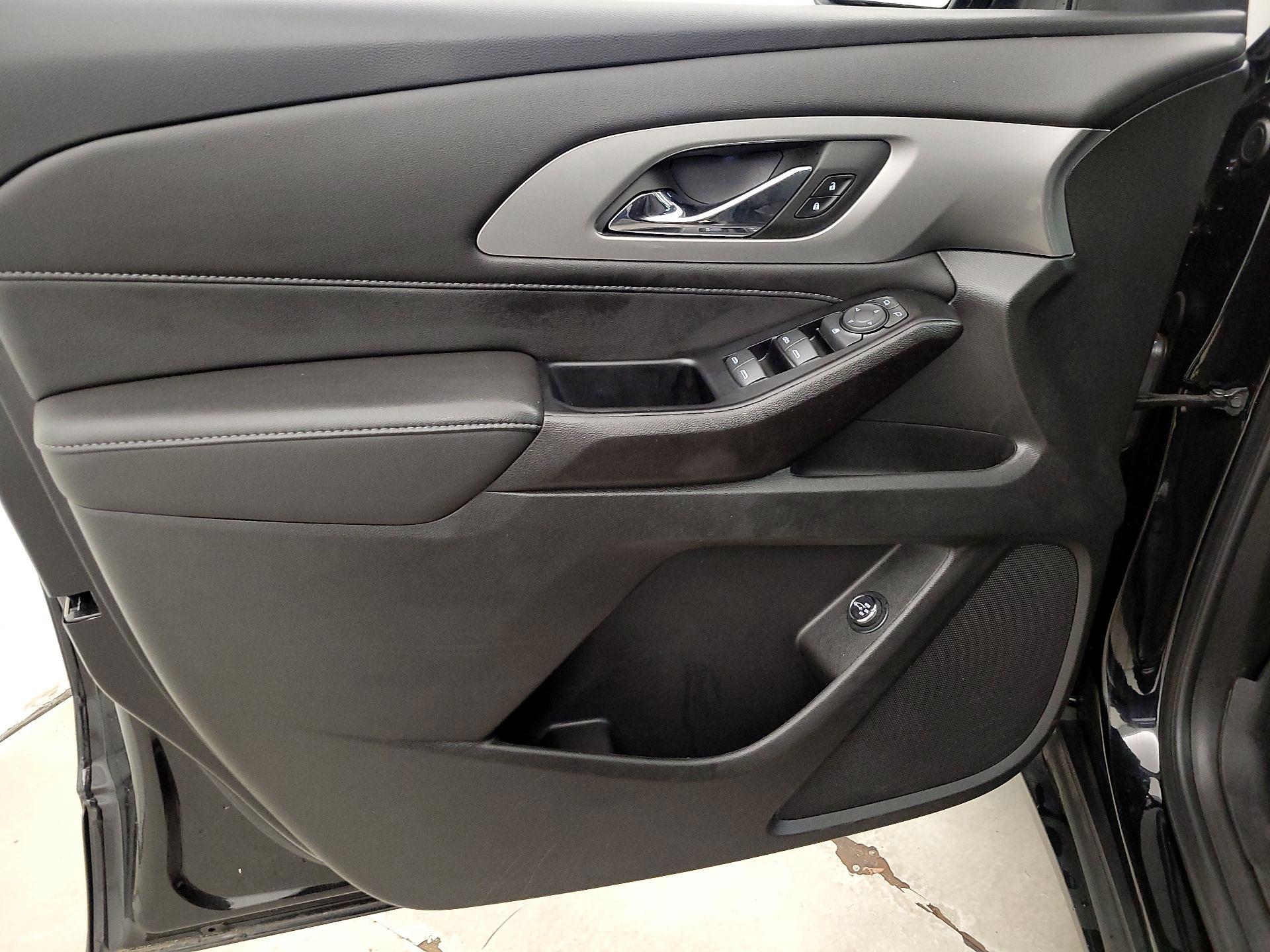 Thumbnail: 2023 Chevrolet Traverse - 12