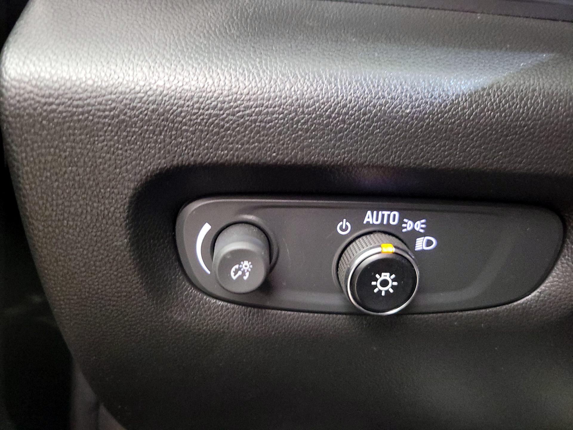 Thumbnail: 2023 Chevrolet Traverse - 13