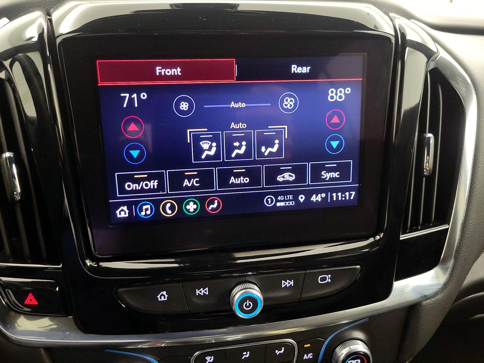 Thumbnail: 2023 Chevrolet Traverse - 16