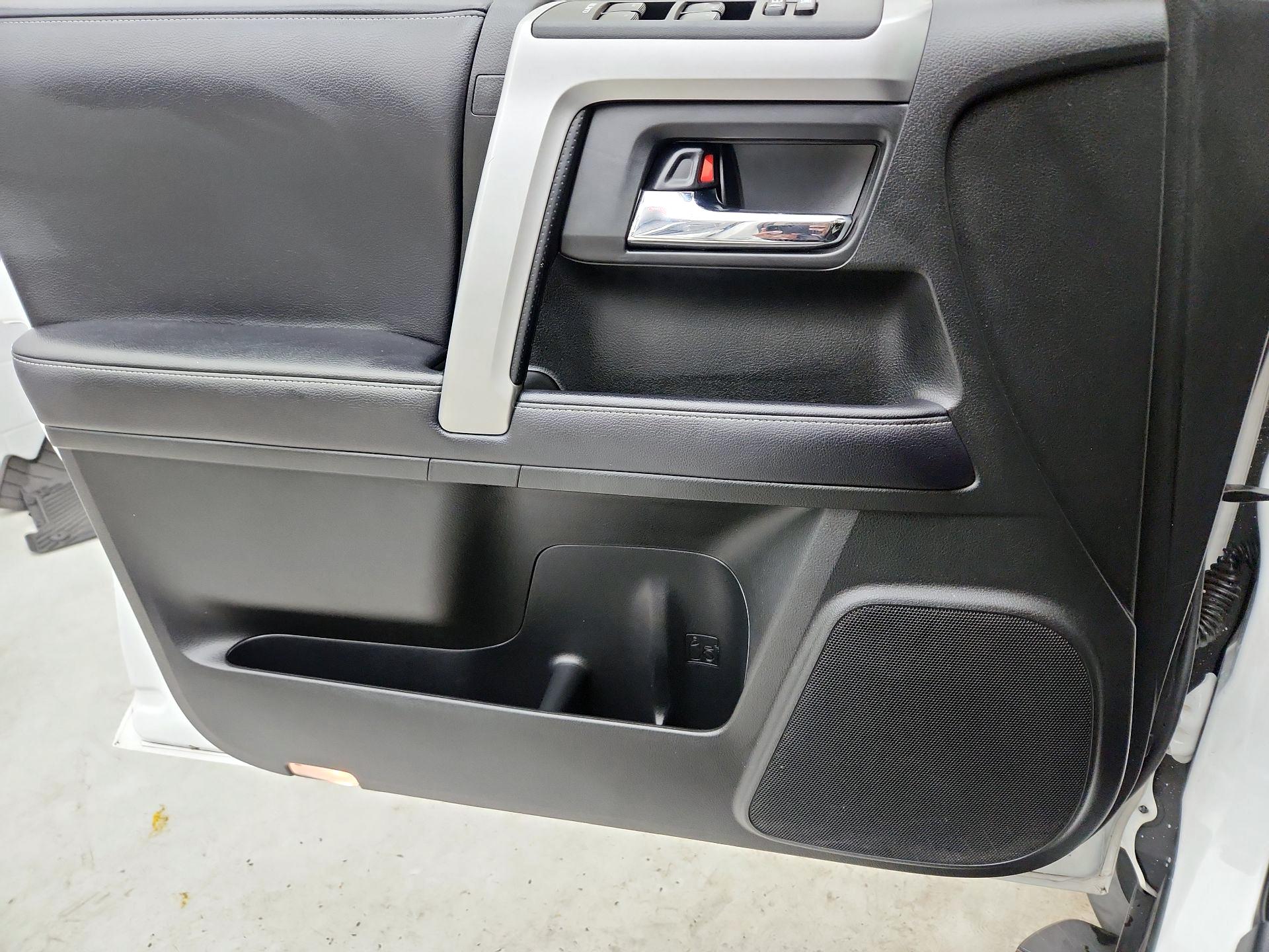 Thumbnail: 2019 Toyota 4Runner - 12