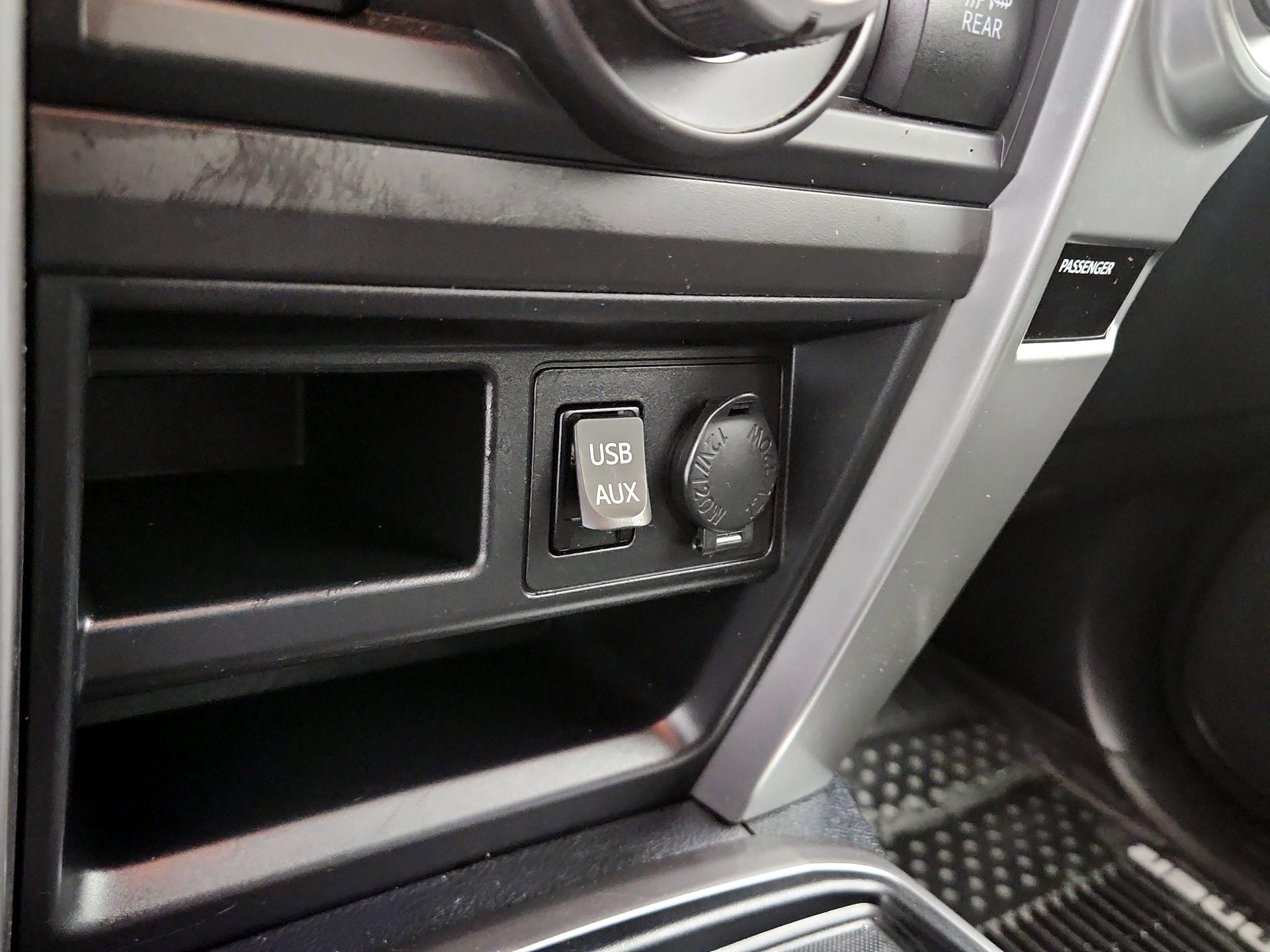 Thumbnail: 2019 Toyota 4Runner - 18