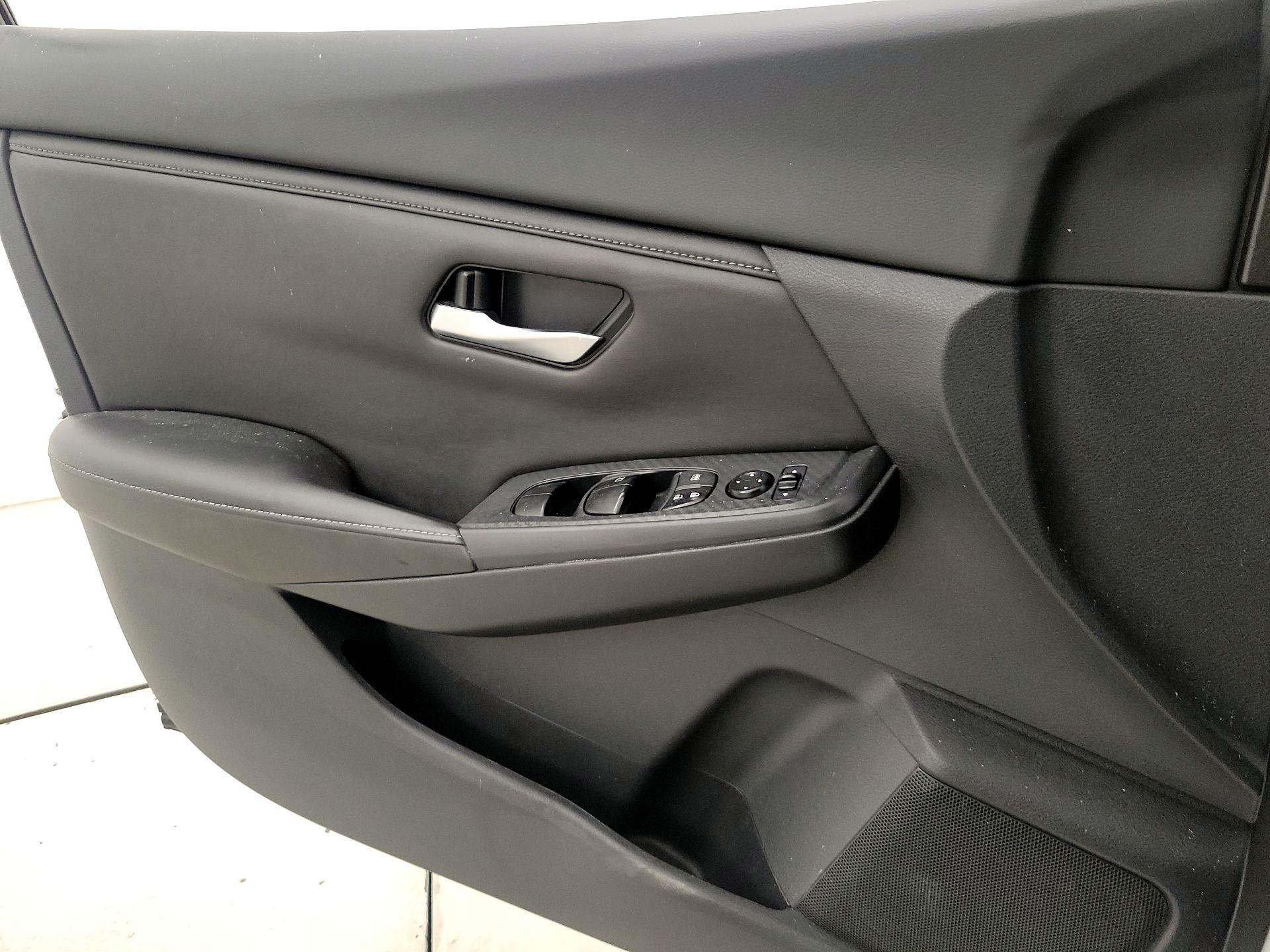 Thumbnail: 2022 Nissan Sentra - 12