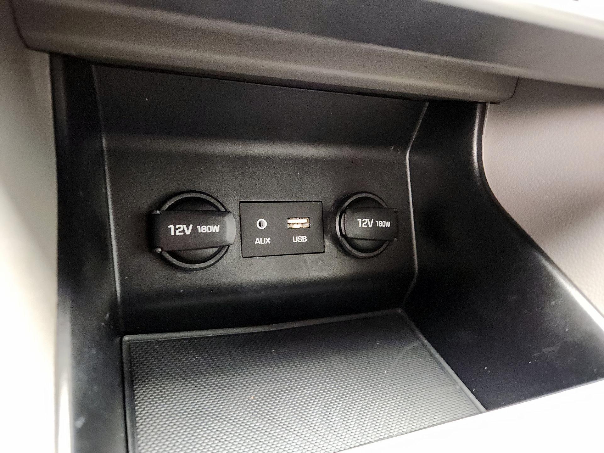 Thumbnail: 2020 Hyundai Elantra - 18