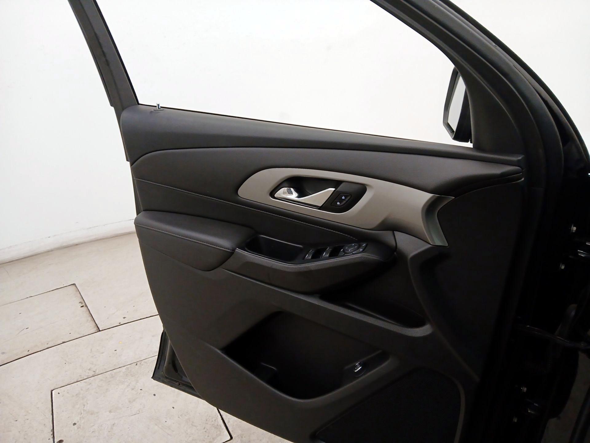 Thumbnail: 2022 Chevrolet Traverse - 12