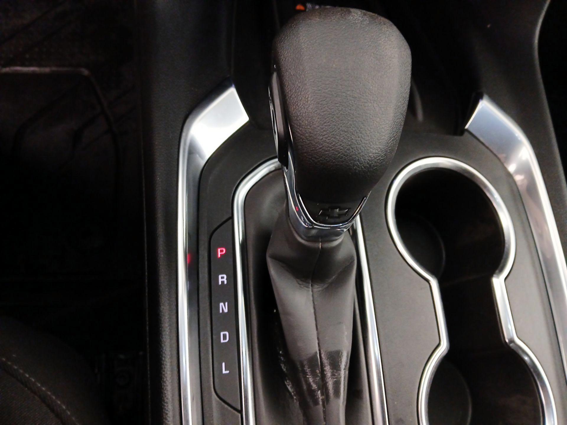 Thumbnail: 2022 Chevrolet Traverse - 17