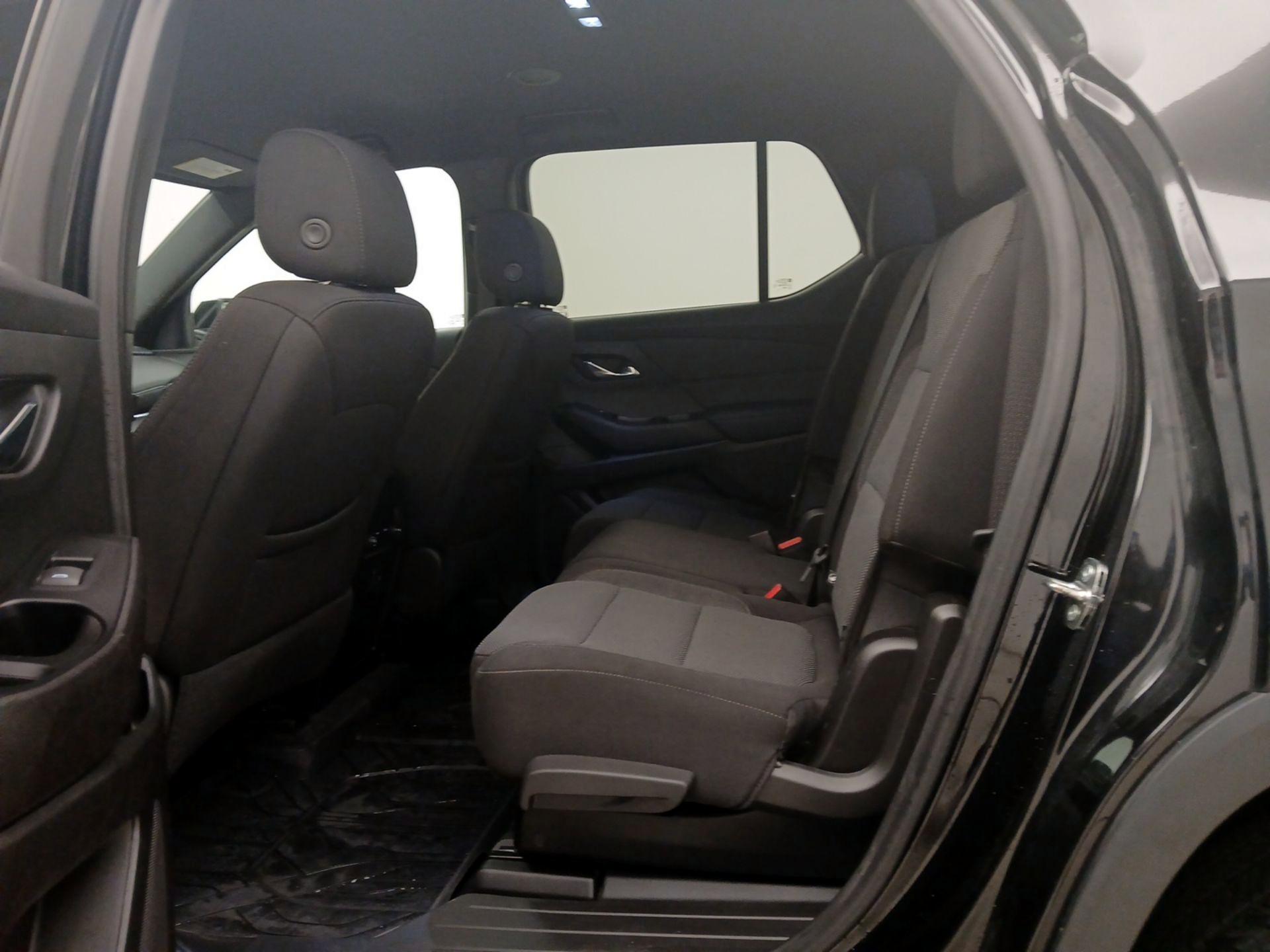 Thumbnail: 2022 Chevrolet Traverse - 19