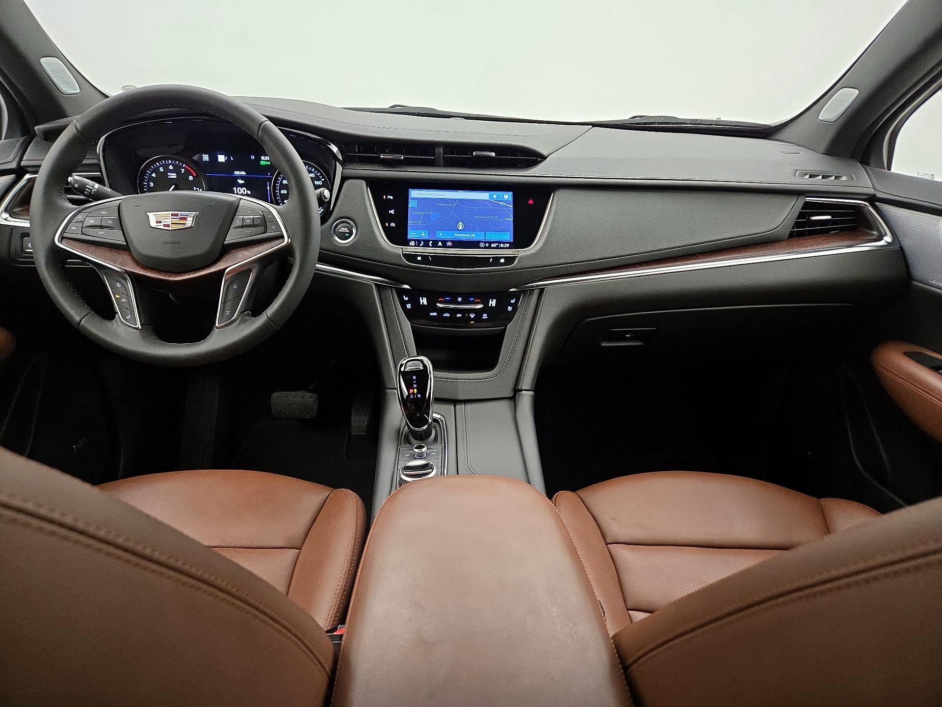 Thumbnail: 2023 Cadillac XT5 - 9