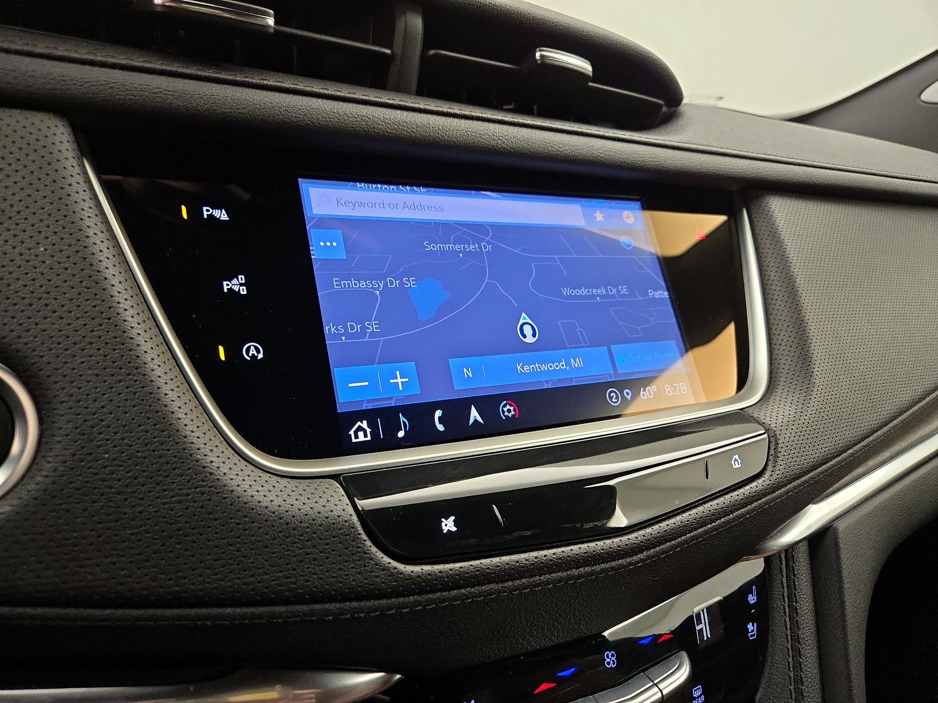 Thumbnail: 2023 Cadillac XT5 - 14