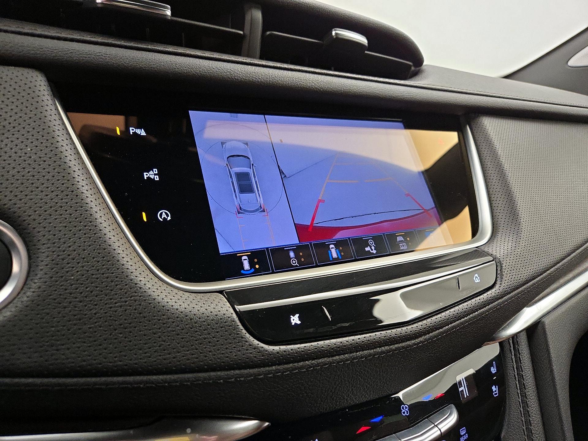 Thumbnail: 2023 Cadillac XT5 - 15