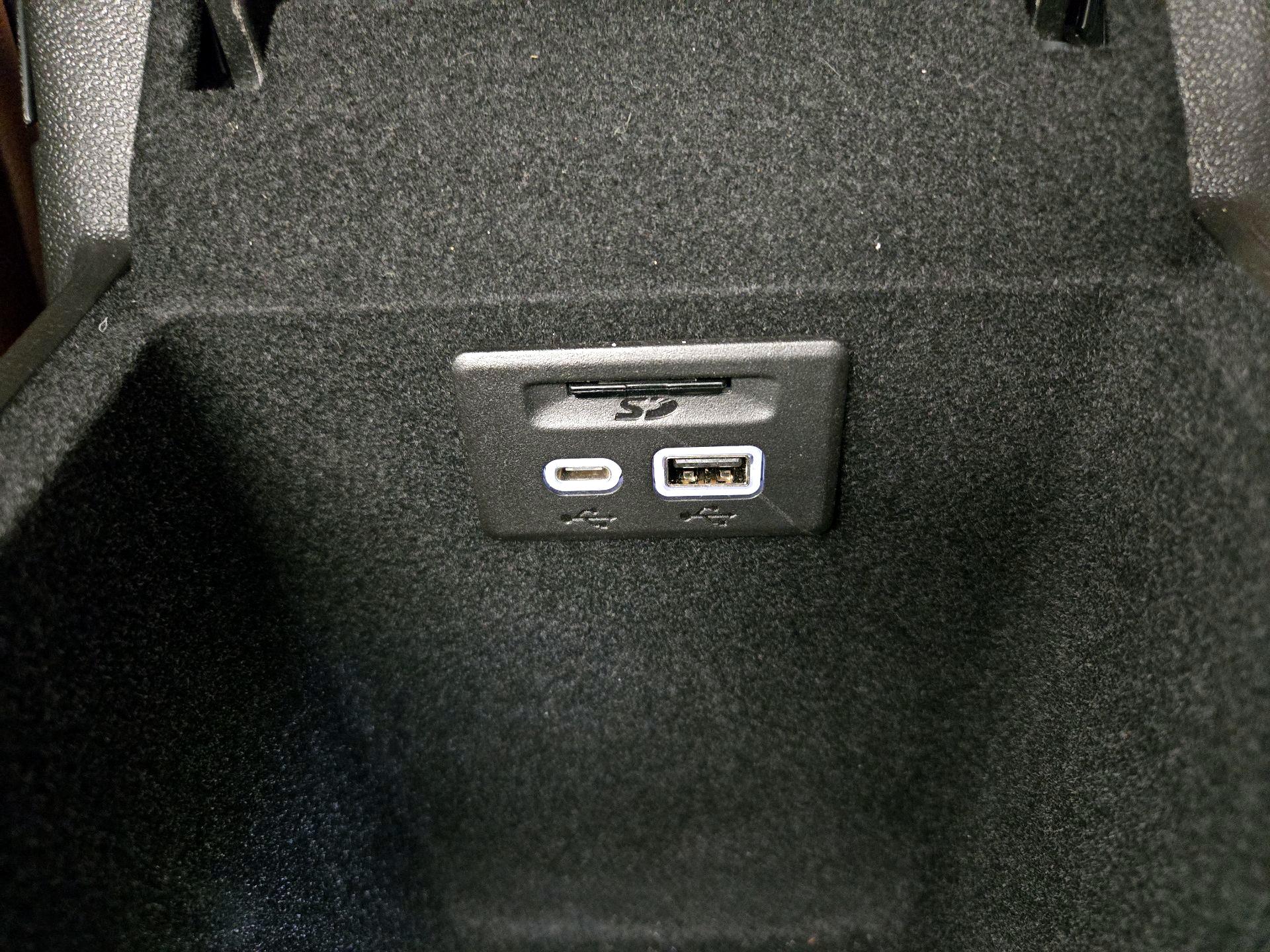 Thumbnail: 2023 Cadillac XT5 - 19