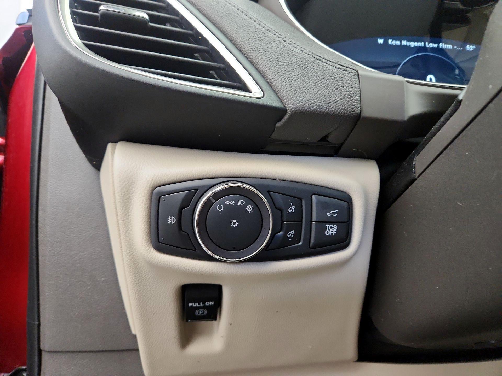 Thumbnail: 2019 Lincoln Nautilus - 13