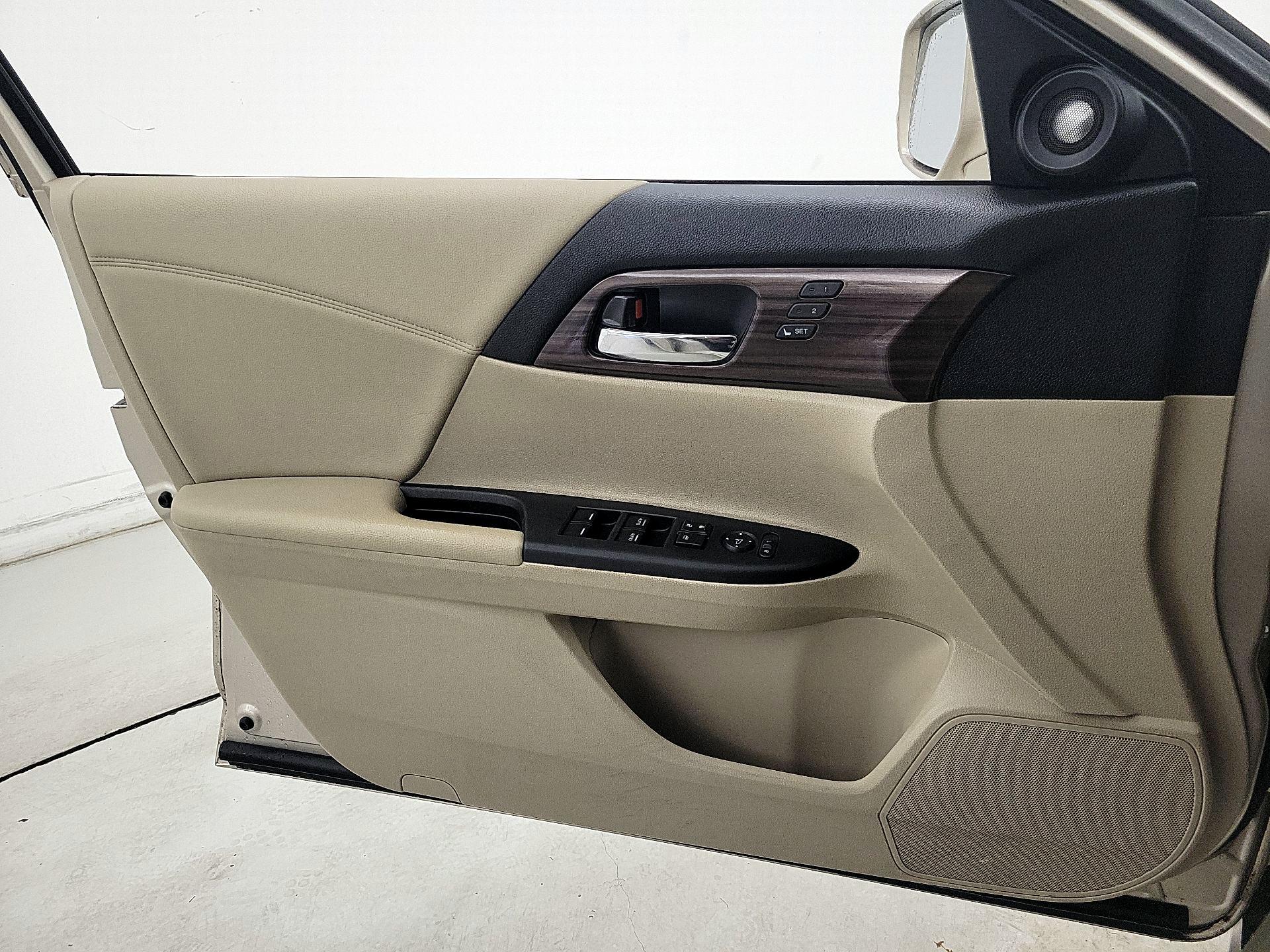 Thumbnail: 2016 Honda Accord - 12