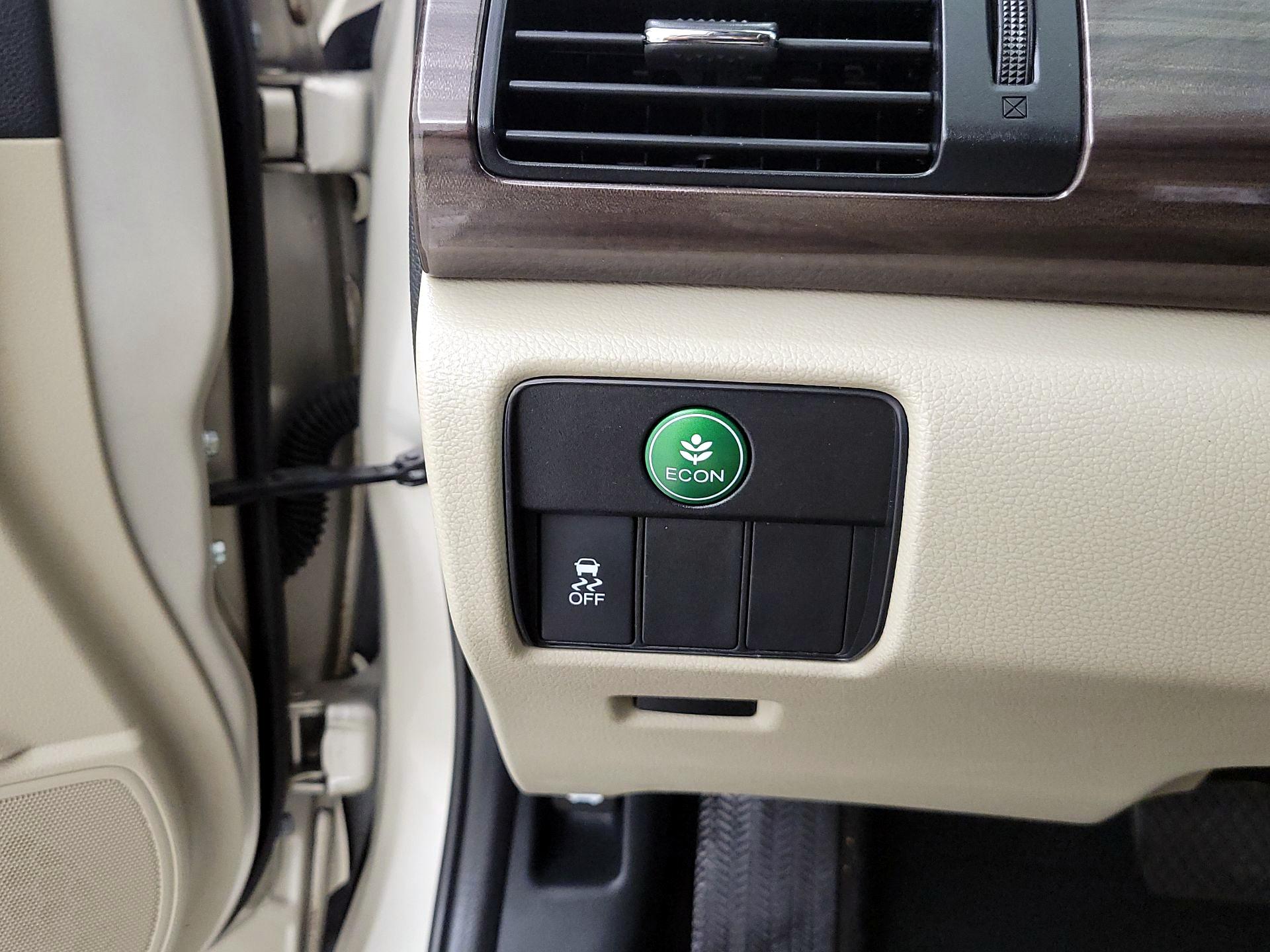 Thumbnail: 2016 Honda Accord - 13