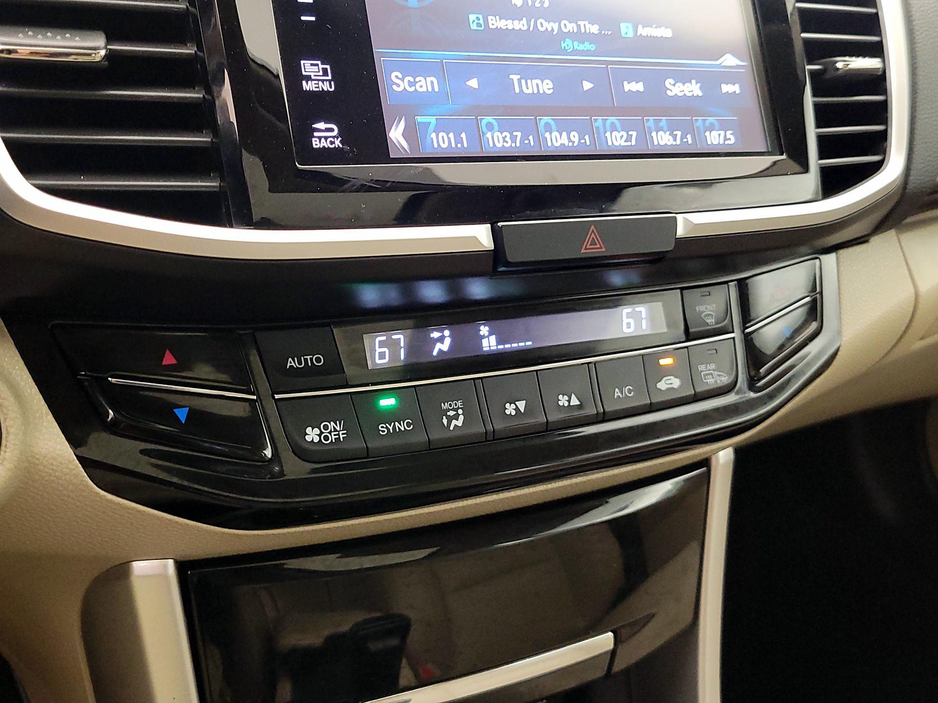 Thumbnail: 2016 Honda Accord - 16