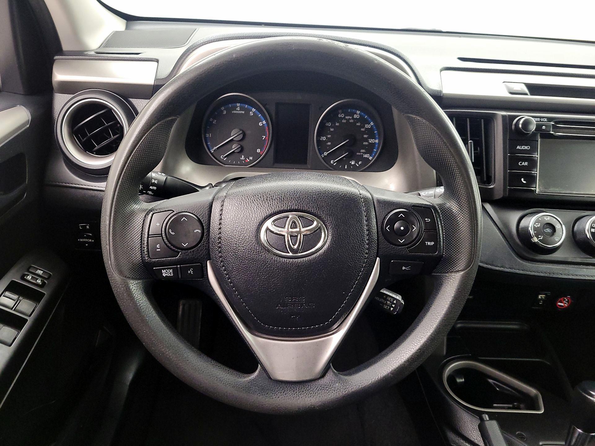 Thumbnail: 2017 Toyota RAV4 - 10