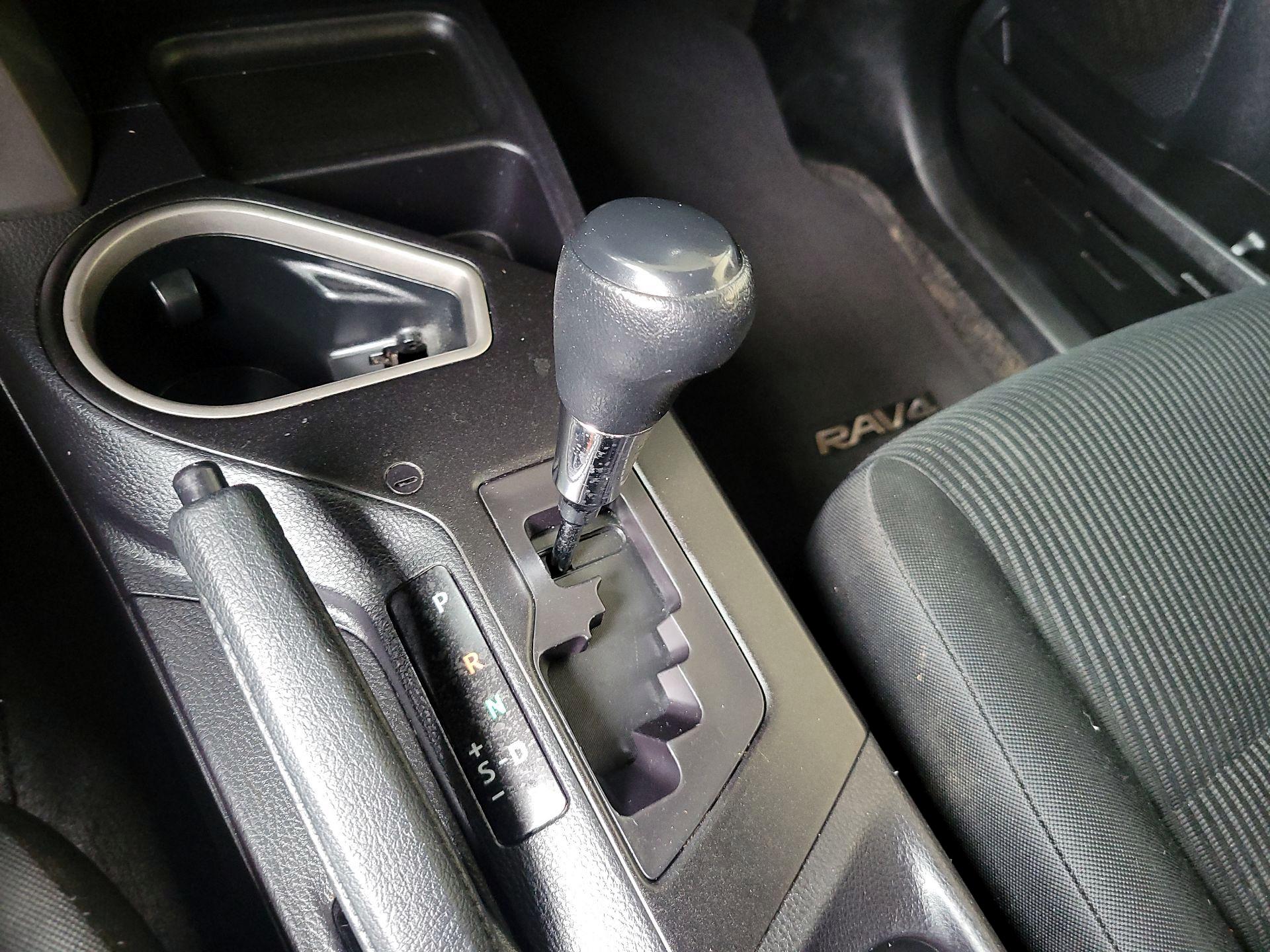 Thumbnail: 2017 Toyota RAV4 - 17