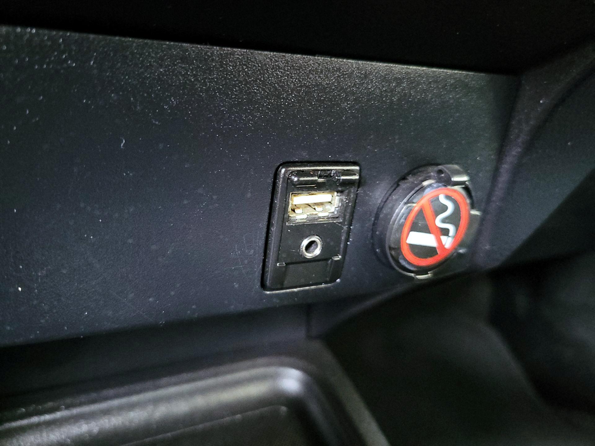 Thumbnail: 2017 Toyota RAV4 - 18