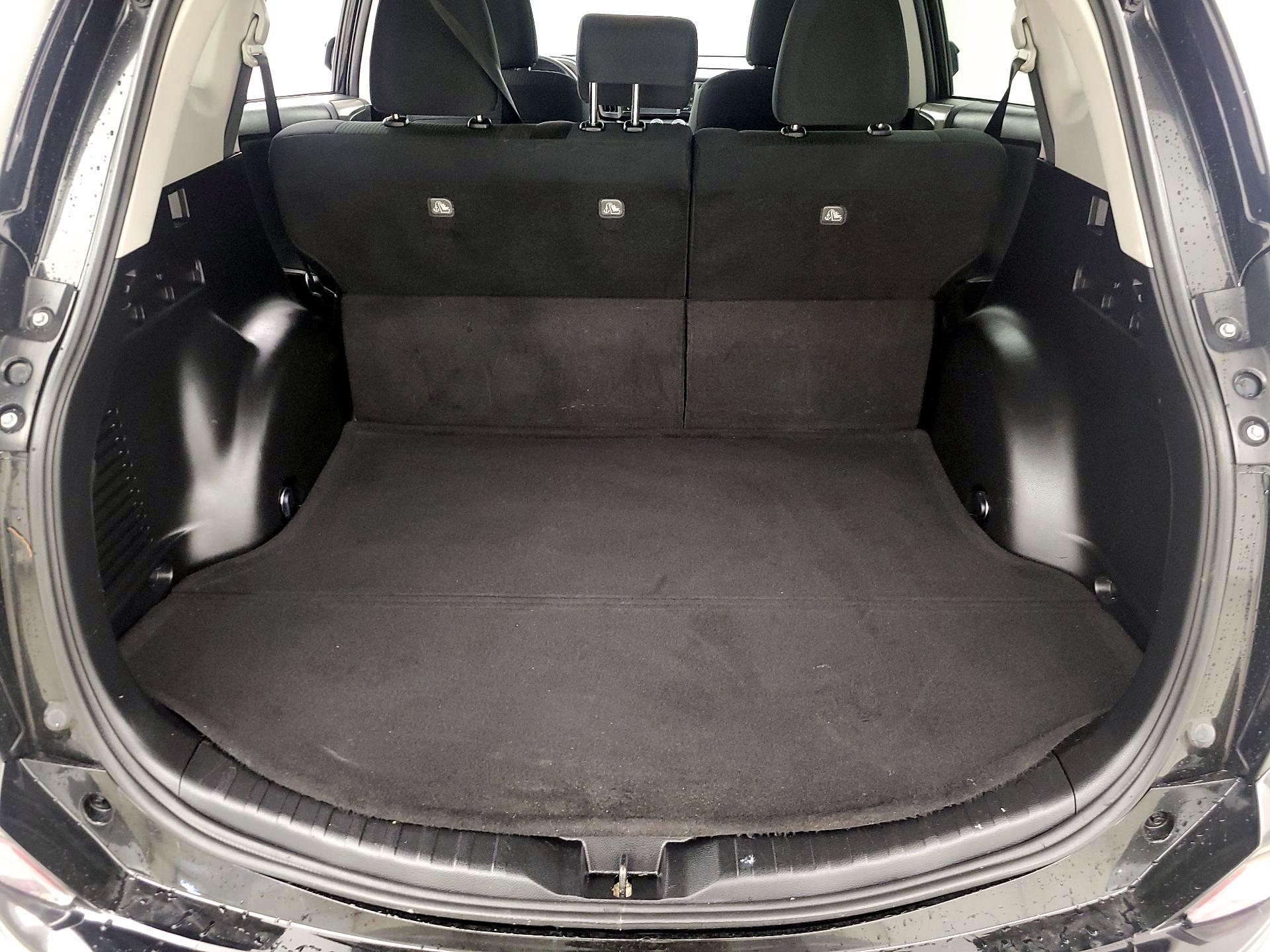 Thumbnail: 2017 Toyota RAV4 - 20