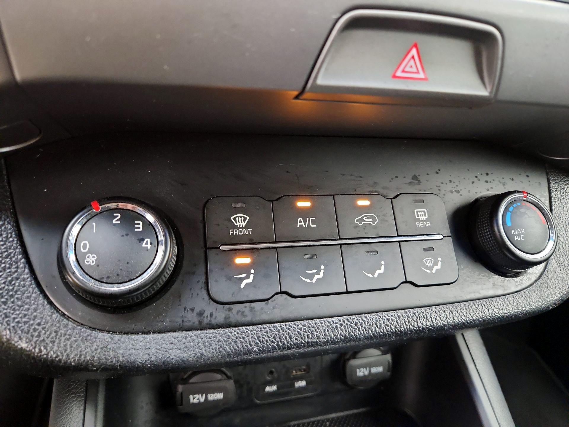 Thumbnail: 2015 Kia Sportage - 16