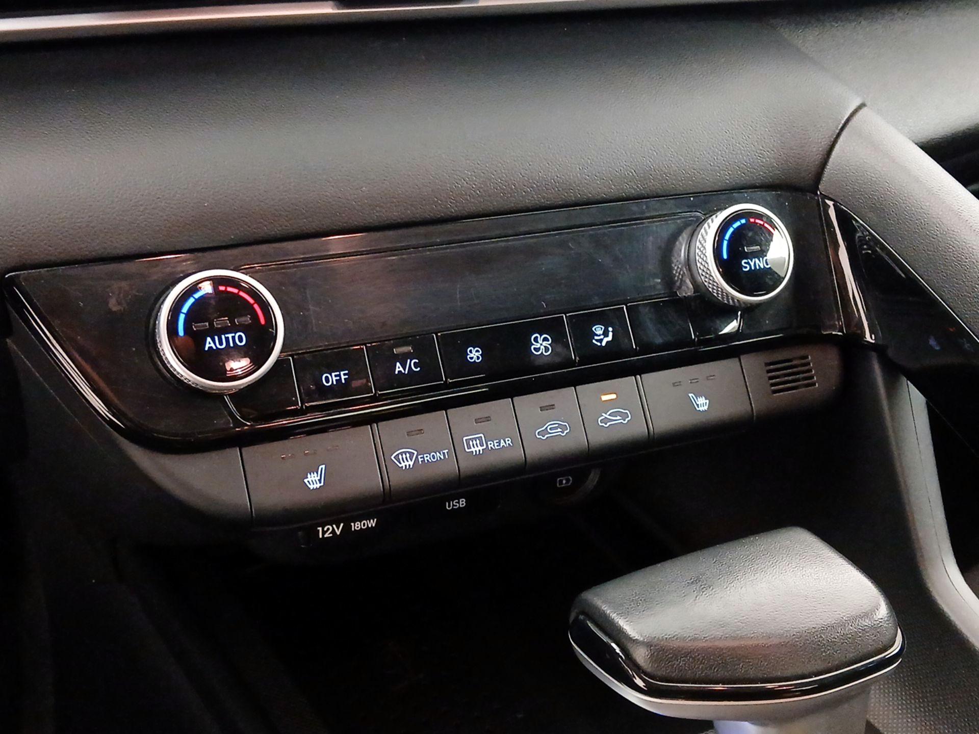 Thumbnail: 2022 Hyundai Elantra - 16