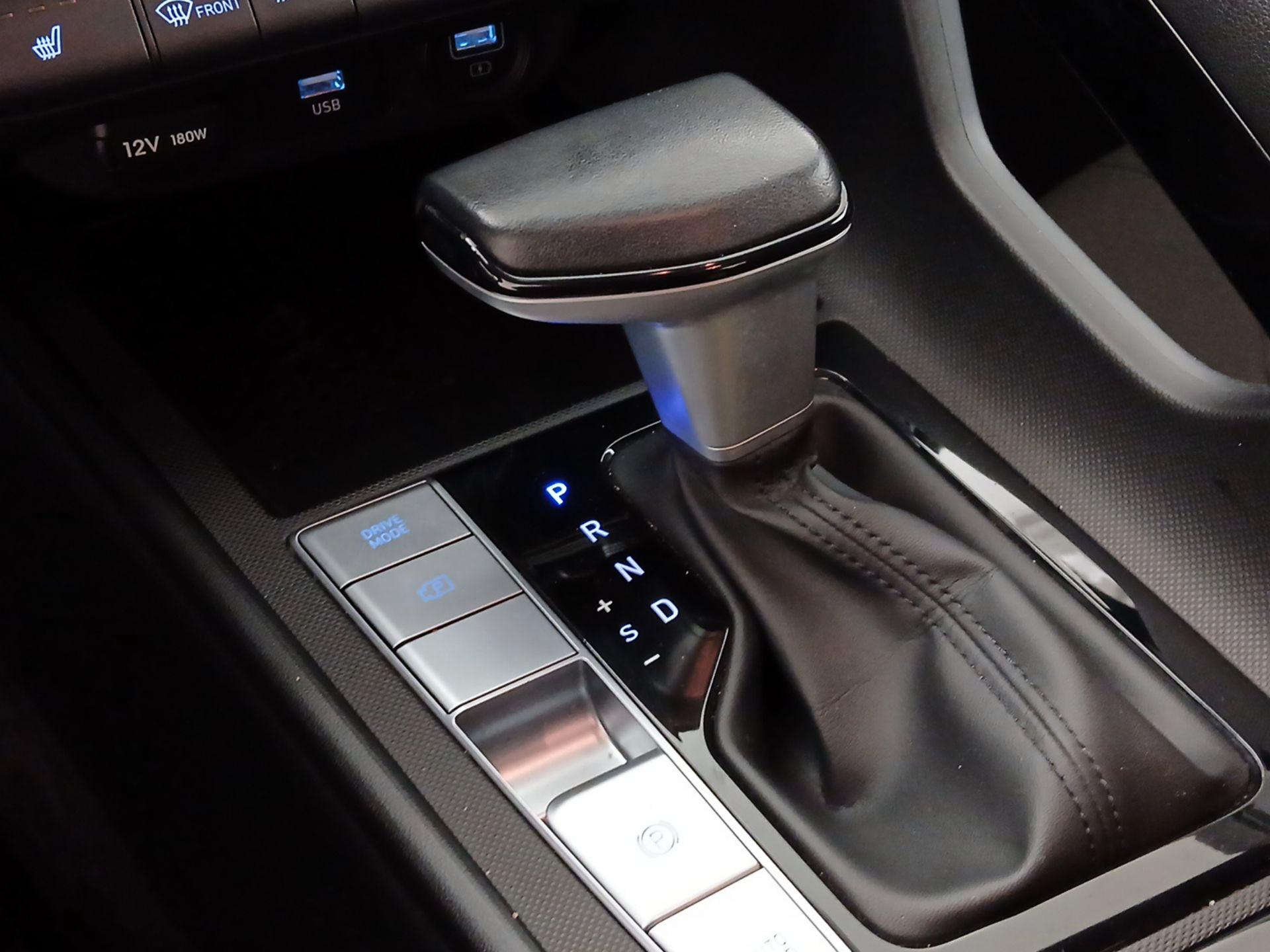 Thumbnail: 2022 Hyundai Elantra - 17