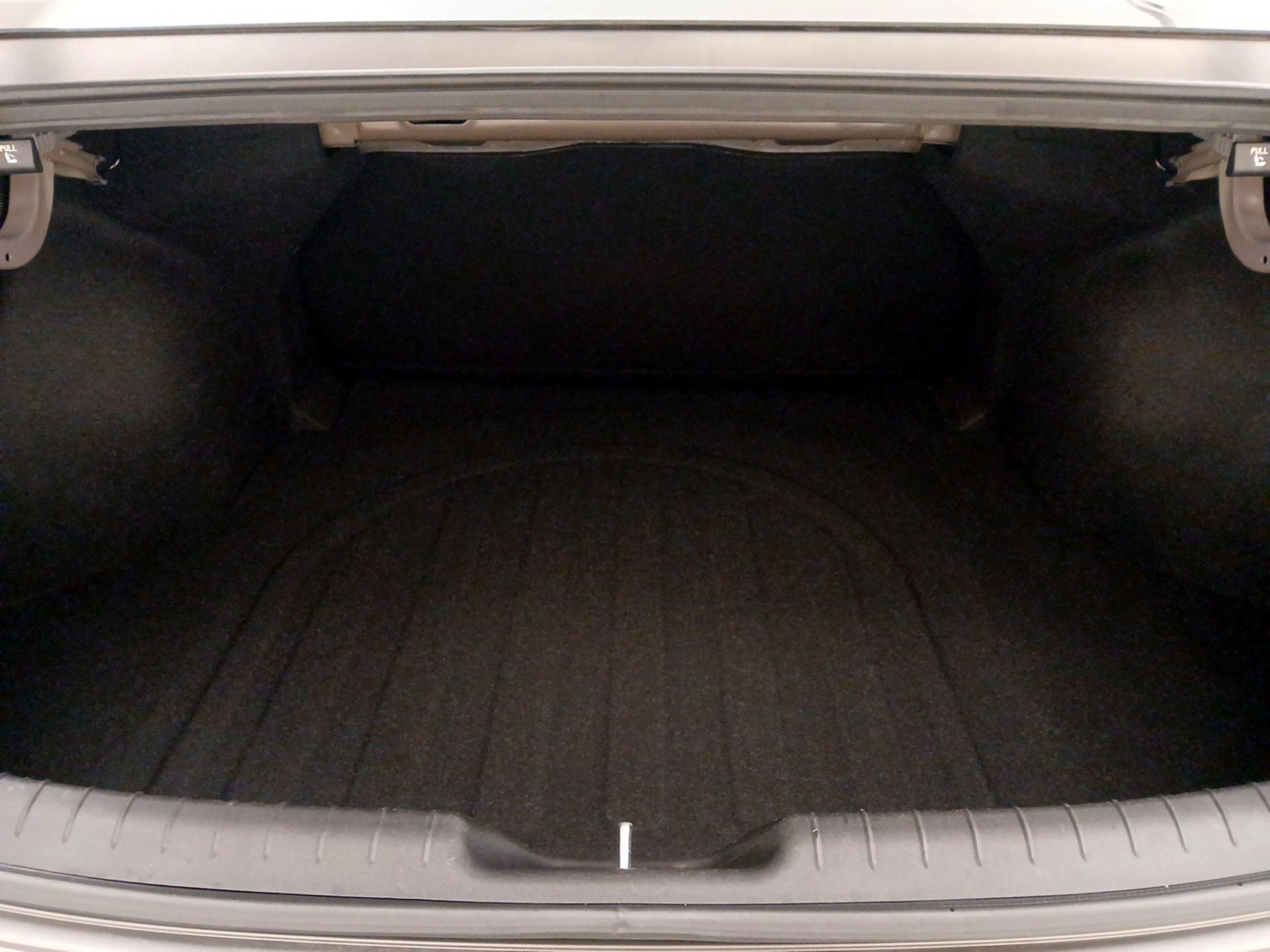 Thumbnail: 2022 Hyundai Elantra - 20