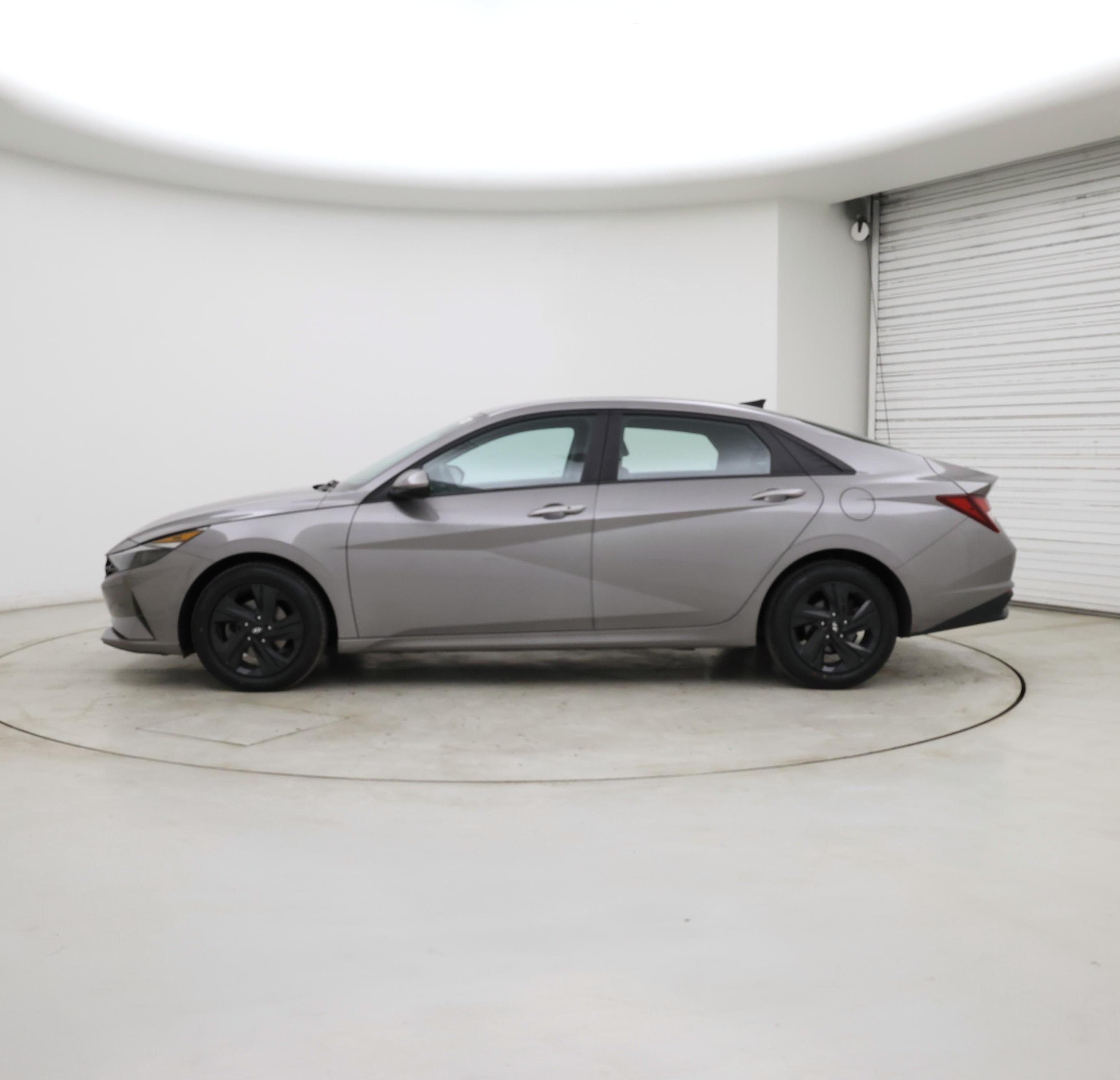 Thumbnail: 2022 Hyundai Elantra - 3