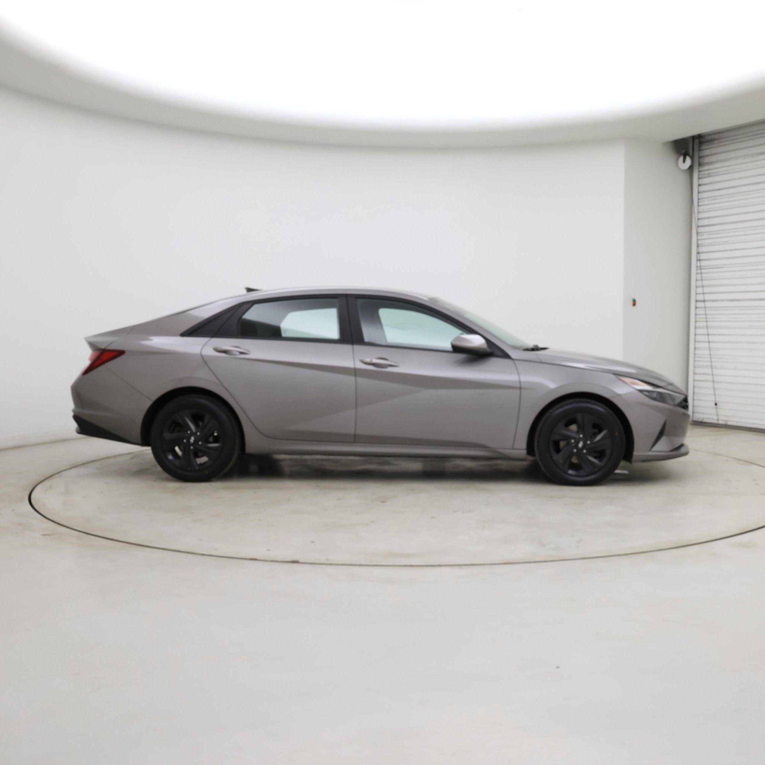 Thumbnail: 2022 Hyundai Elantra - 7