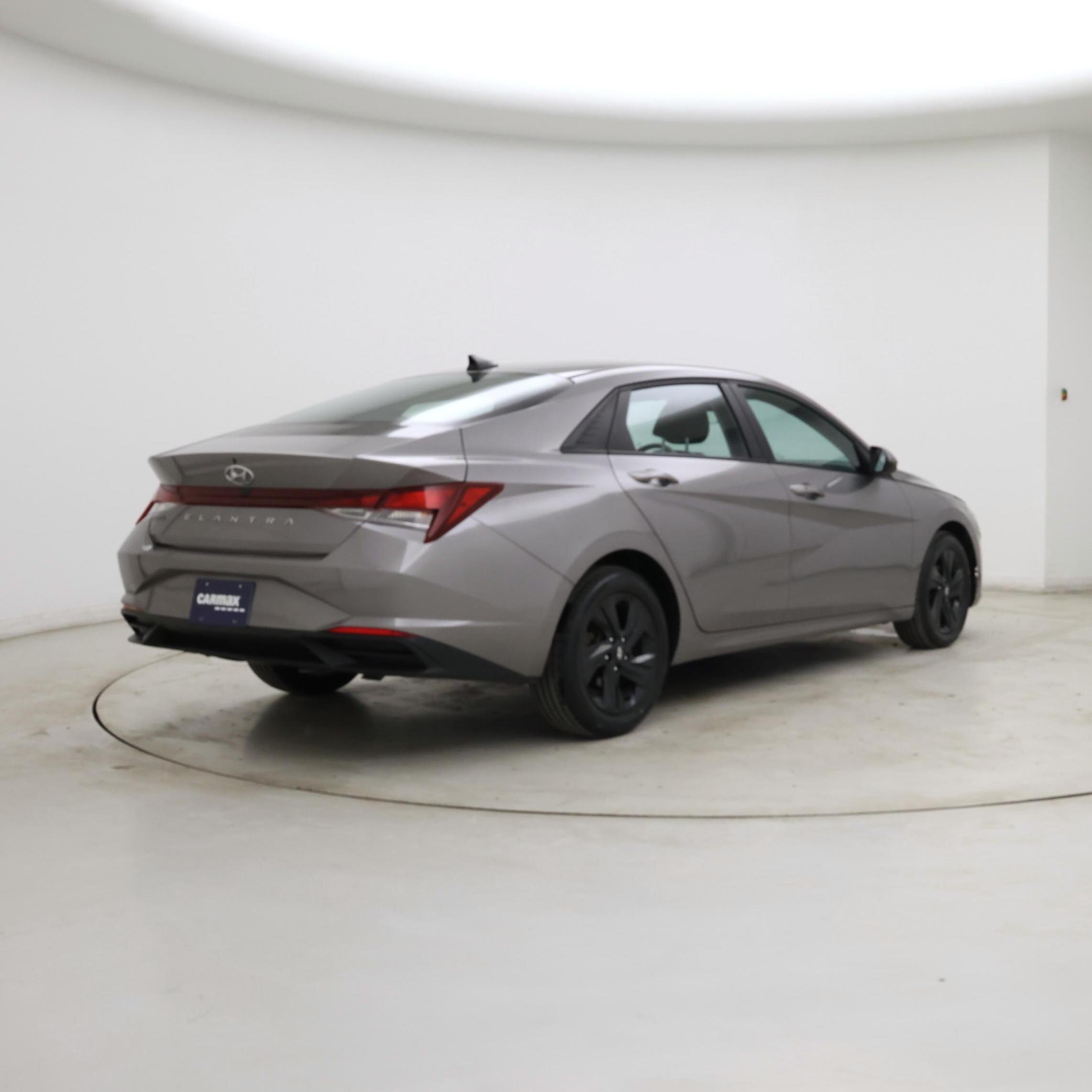 Thumbnail: 2022 Hyundai Elantra - 8