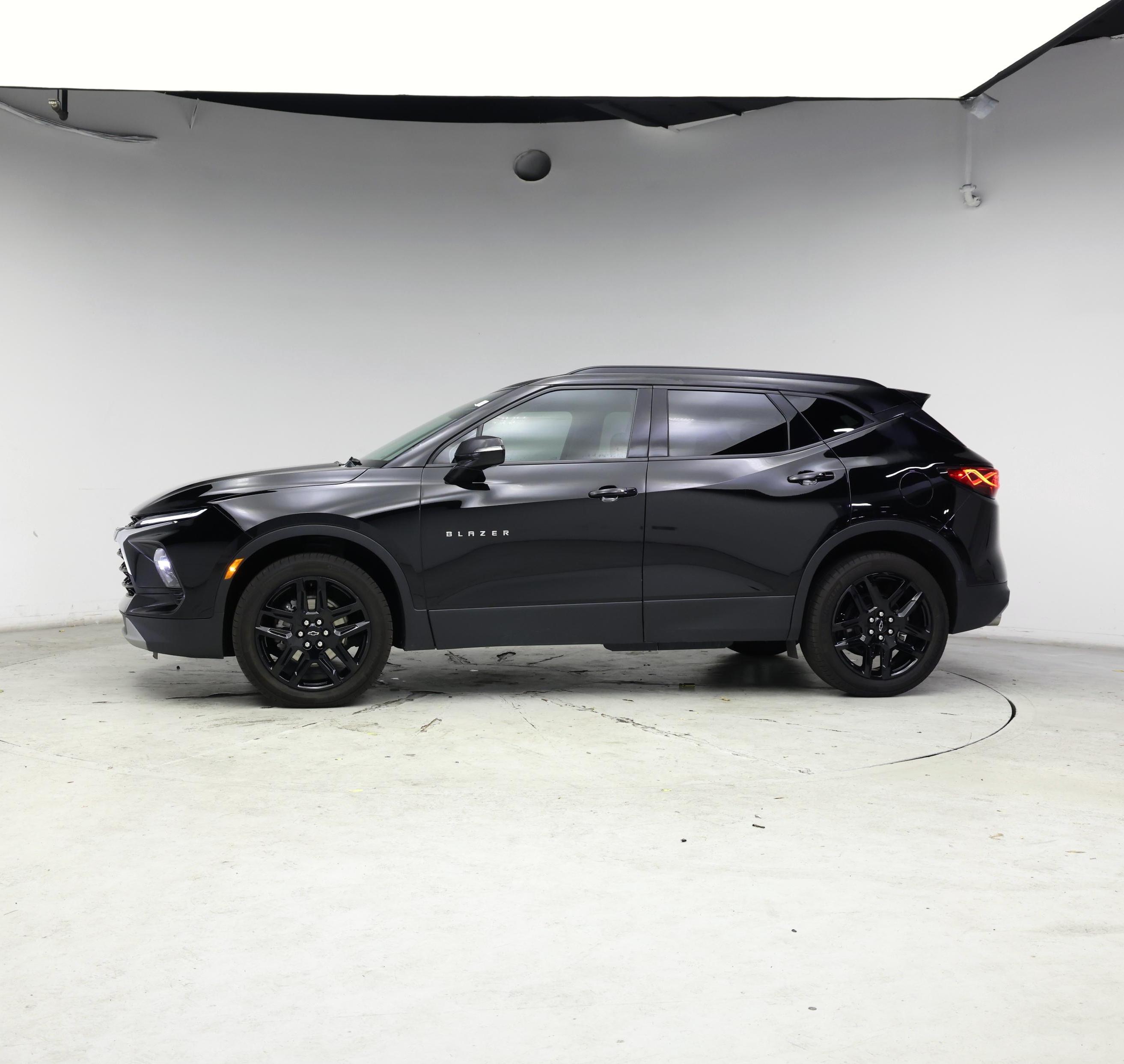 Thumbnail: 2023 Chevrolet Blazer - 3