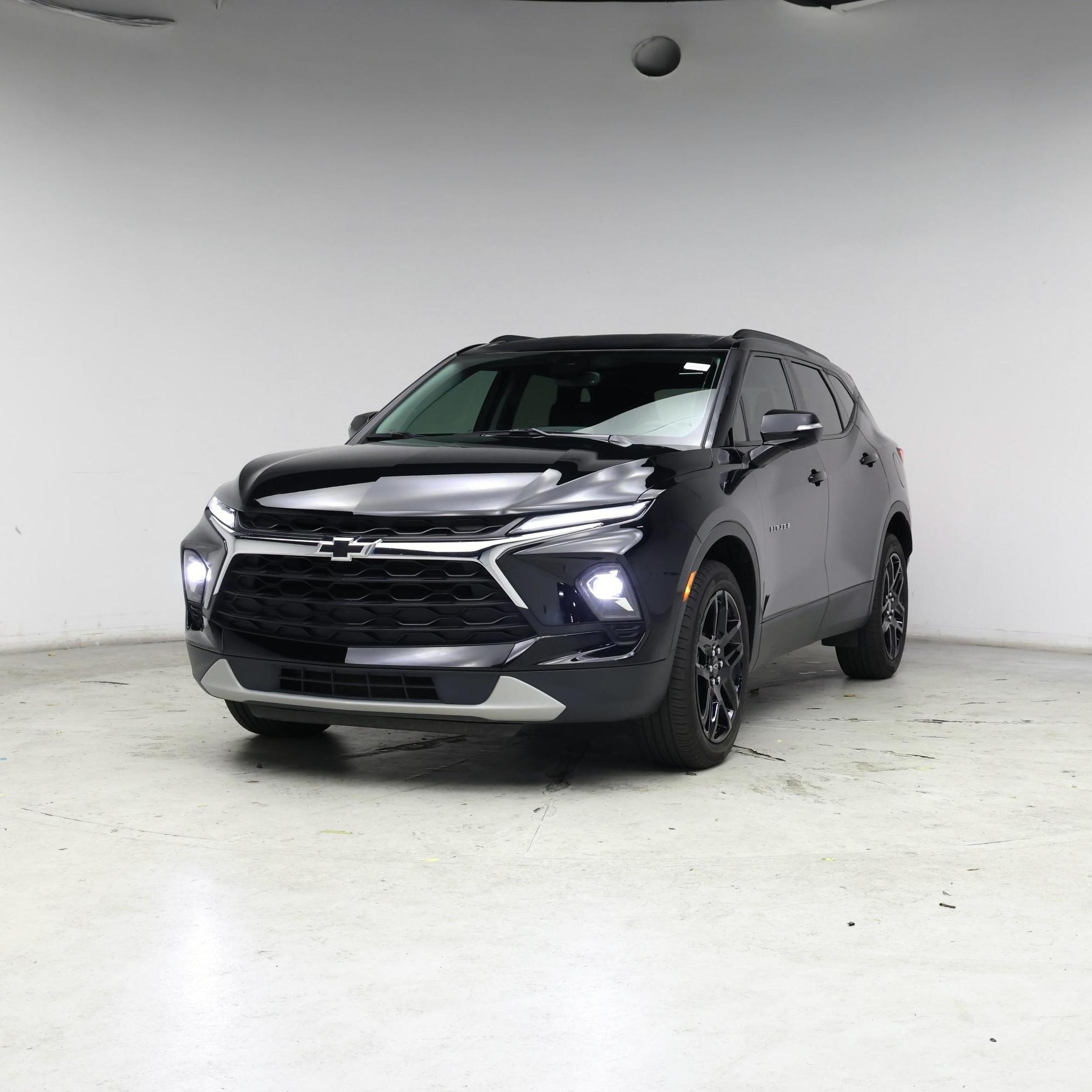 Thumbnail: 2023 Chevrolet Blazer - 4