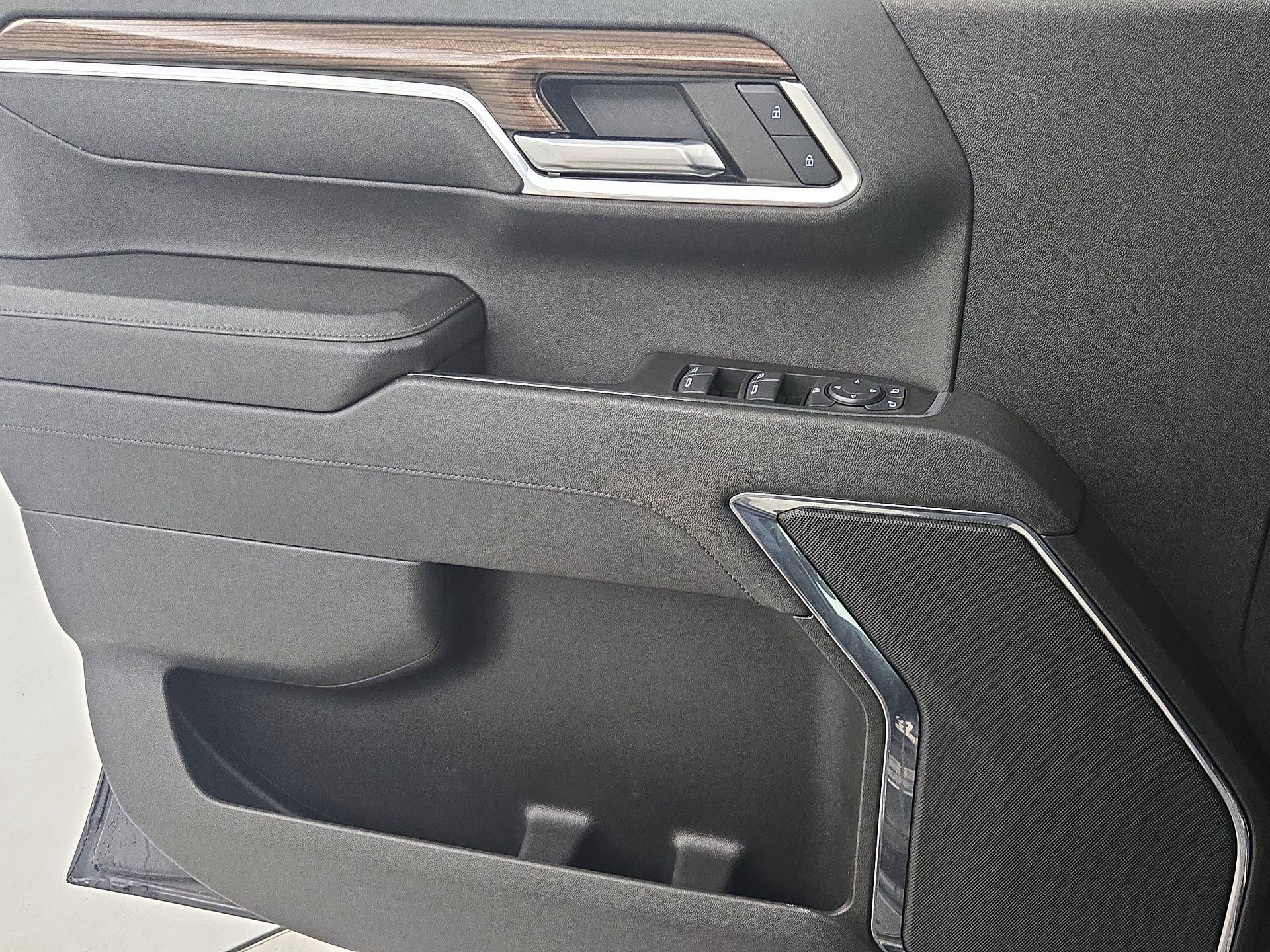 Thumbnail: 2023 Chevrolet Silverado 1500 - 12